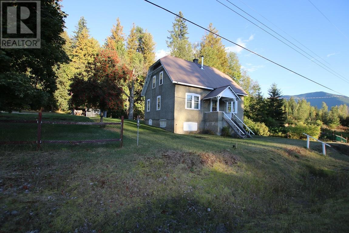 431 Alexander Road, Nakusp, British Columbia  V0G 1R1 - Photo 3 - 2479710