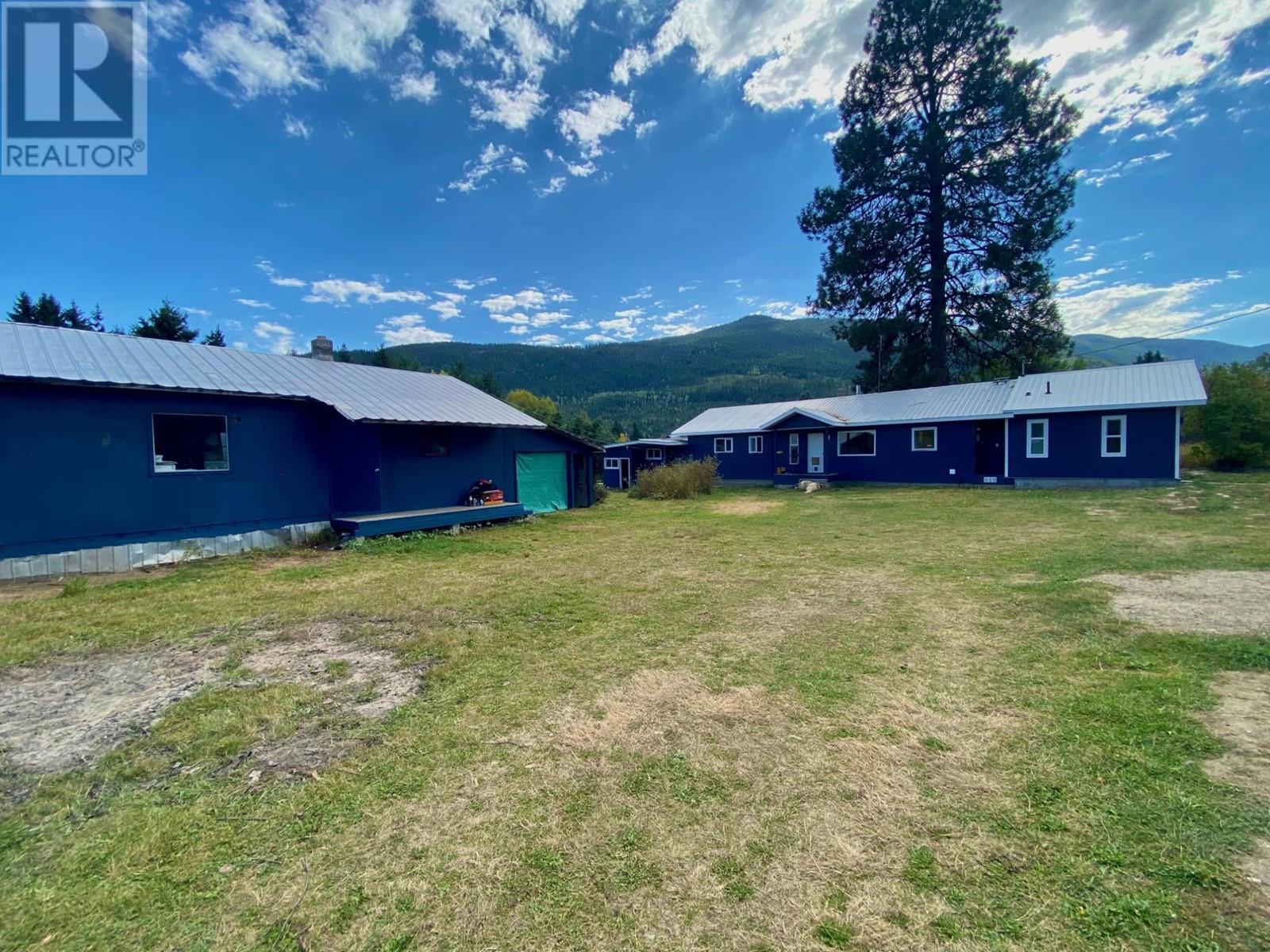 3464 Krestova Crescent, Krestova, British Columbia  V0G 1H2 - Photo 3 - 2479777