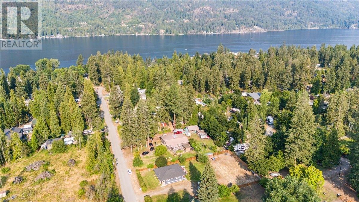 10 Skands Road, Christina Lake, British Columbia  V0H 1E2 - Photo 4 - 2479828