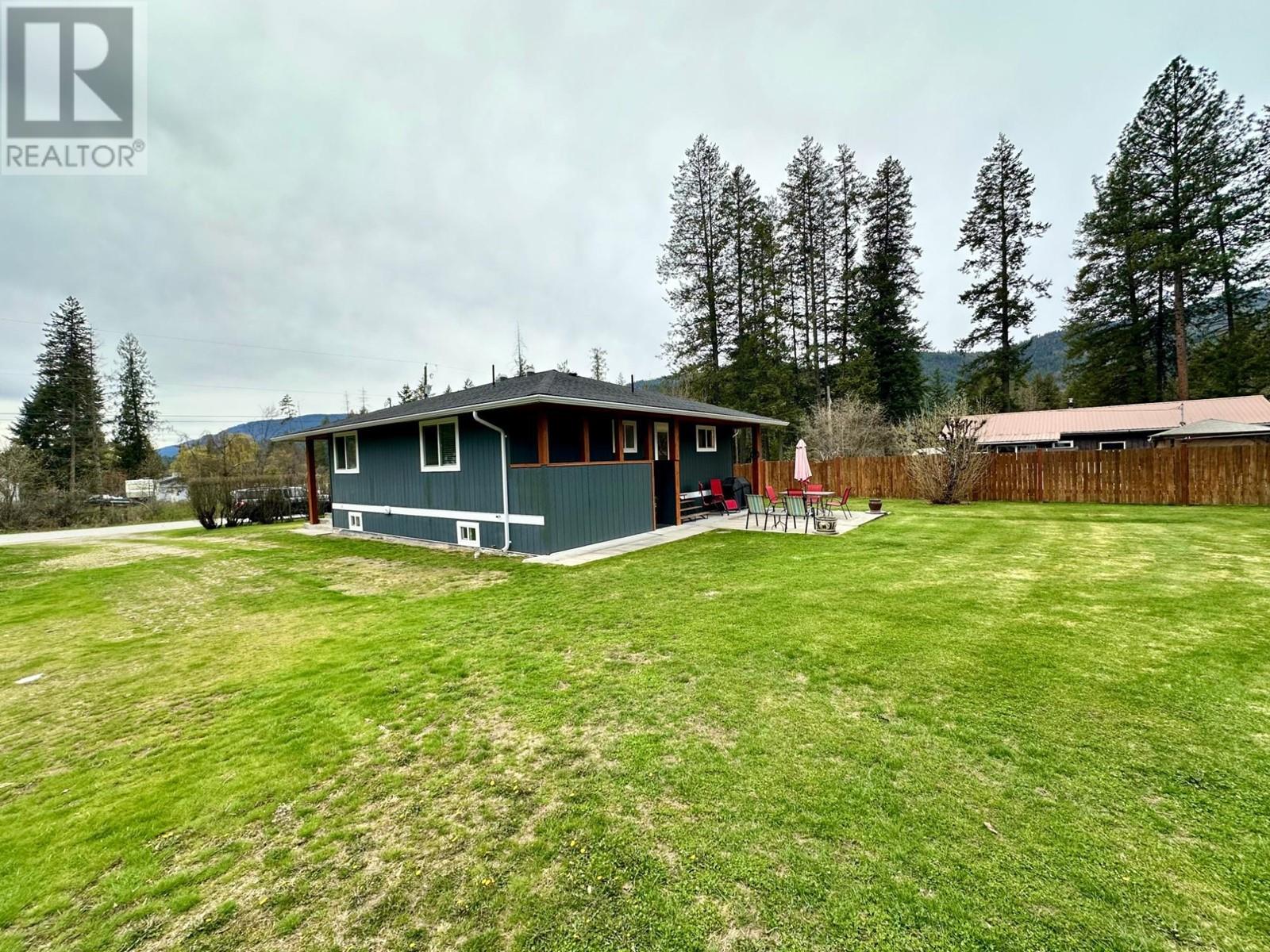 10 Skands Road, Christina Lake, British Columbia  V0H 1E2 - Photo 42 - 2479828