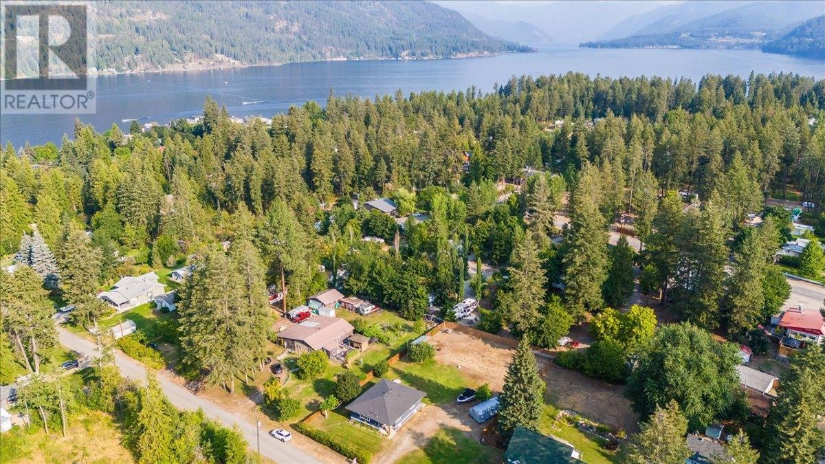 10 Skands Road, Christina Lake, British Columbia  V0H 1E2 - Photo 5 - 2479828