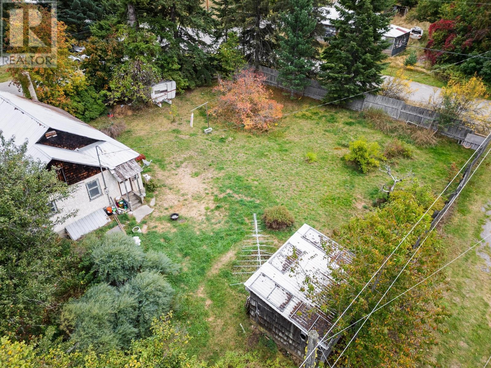 713 Arthur Street, Slocan, British Columbia  V0G 2C0 - Photo 10 - 2479868