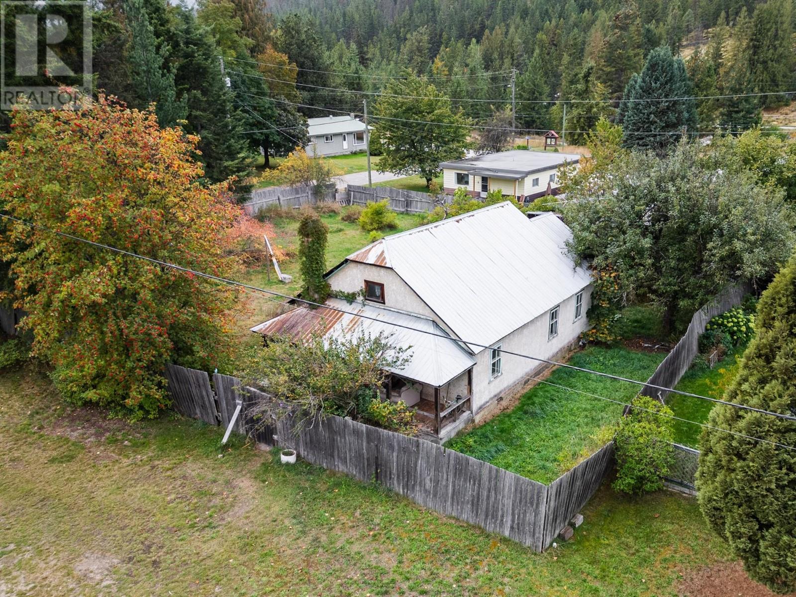 713 Arthur Street, Slocan, British Columbia  V0G 2C0 - Photo 2 - 2479868