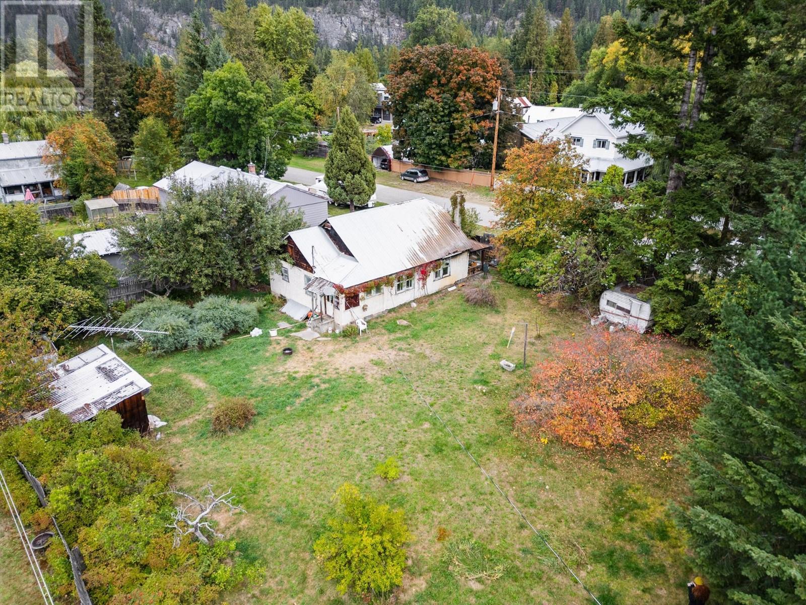 713 Arthur Street, Slocan, British Columbia  V0G 2C0 - Photo 4 - 2479868