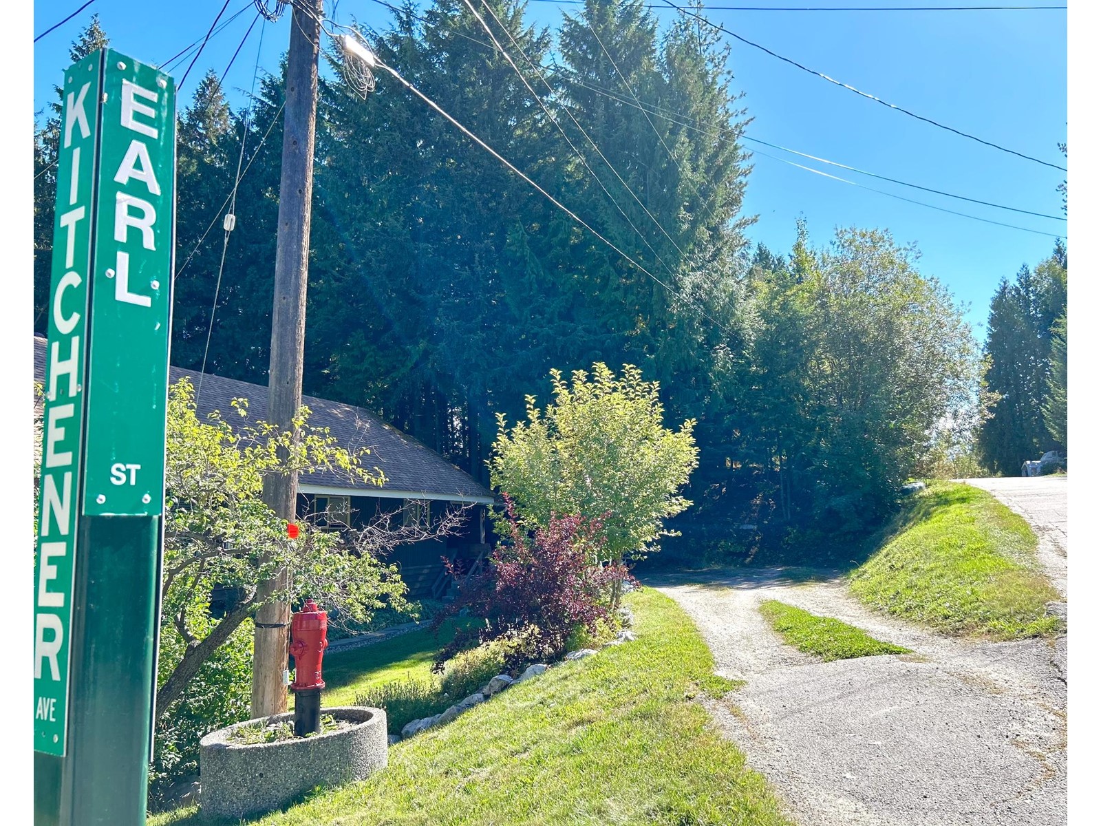 1006 Earl Street, Rossland, British Columbia  V0G 1Y0 - Photo 5 - 2479865