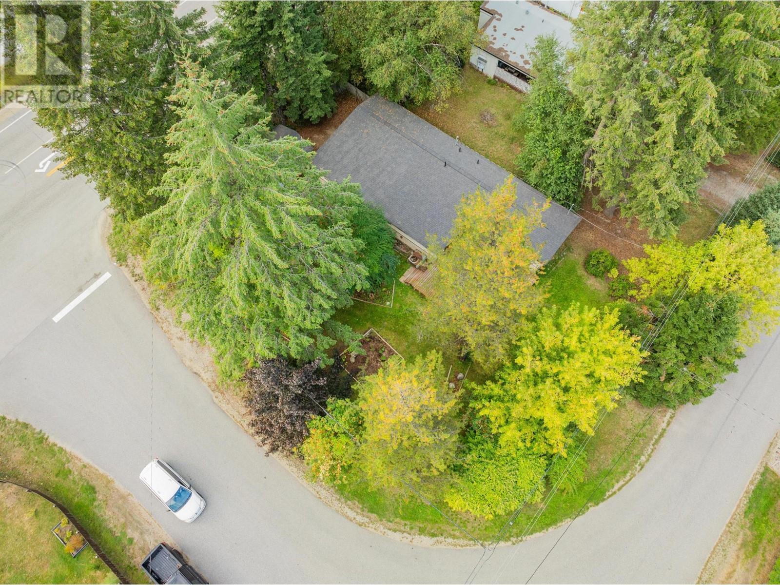 2709 Fir Drive, South Slocan, British Columbia  V0G 2G0 - Photo 4 - 2479900