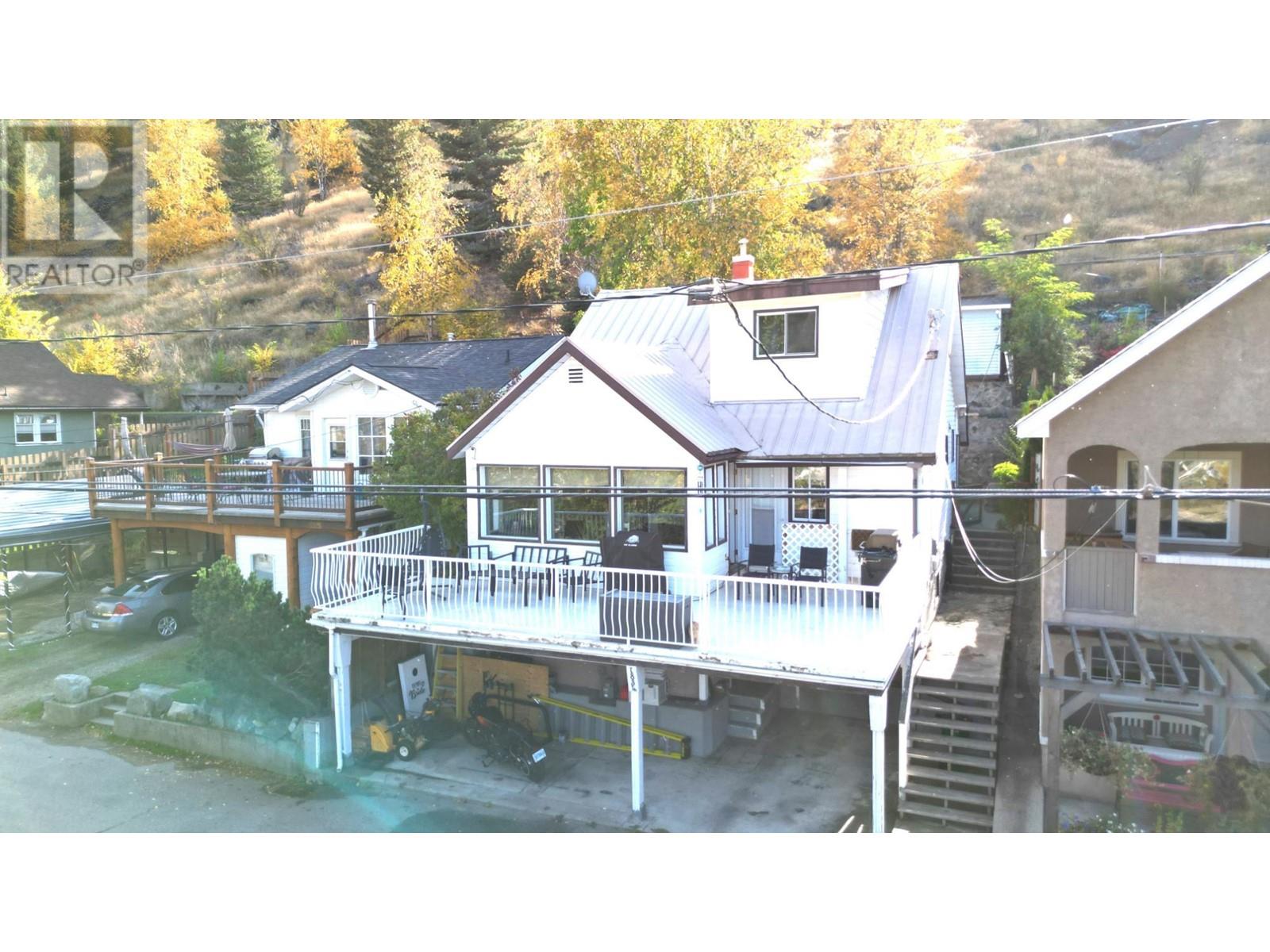 1834 Wilmes Lane, Trail, British Columbia  V1R 4H3 - Photo 1 - 2480047