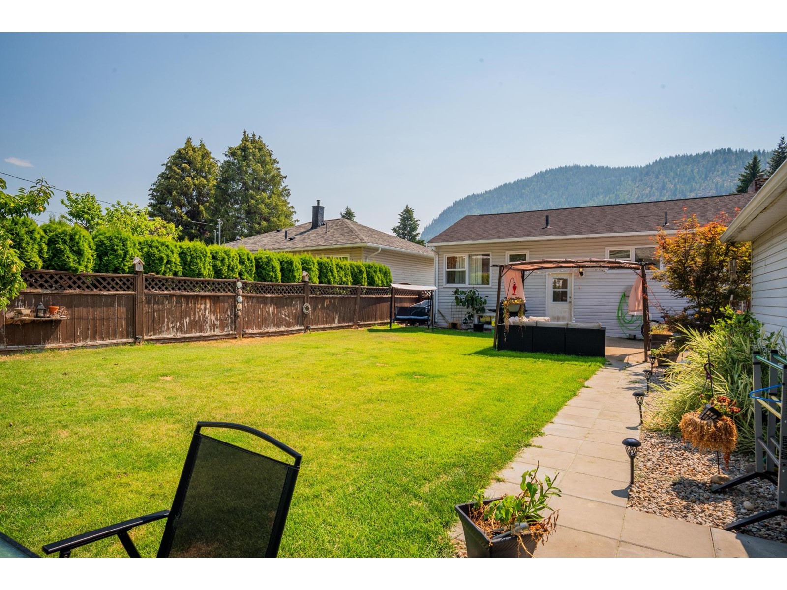 3451 Marigold Drive, Trail, British Columbia  V1R 2X7 - Photo 31 - 2480076