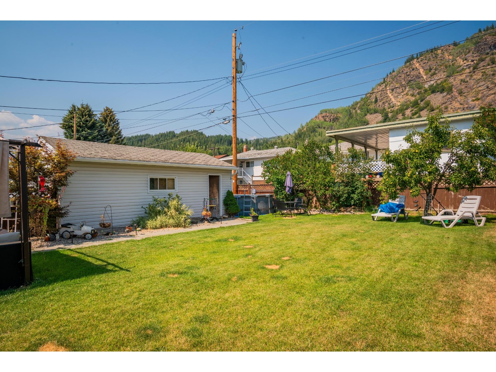 3451 Marigold Drive, Trail, British Columbia  V1R 2X7 - Photo 32 - 2480076