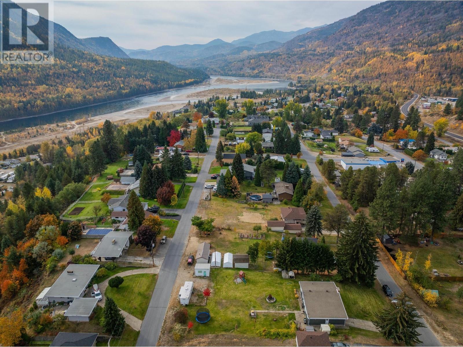 522 13th Avenue, Castlegar, British Columbia  V0G 1G0 - Photo 59 - 2480086