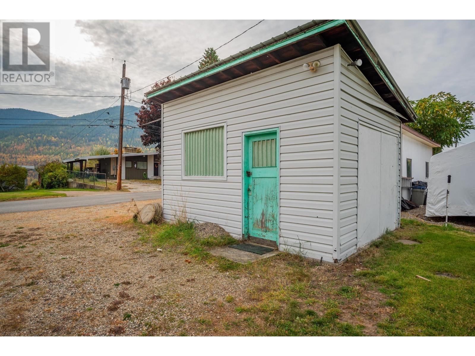 522 13th Avenue, Castlegar, British Columbia  V0G 1G0 - Photo 66 - 2480086