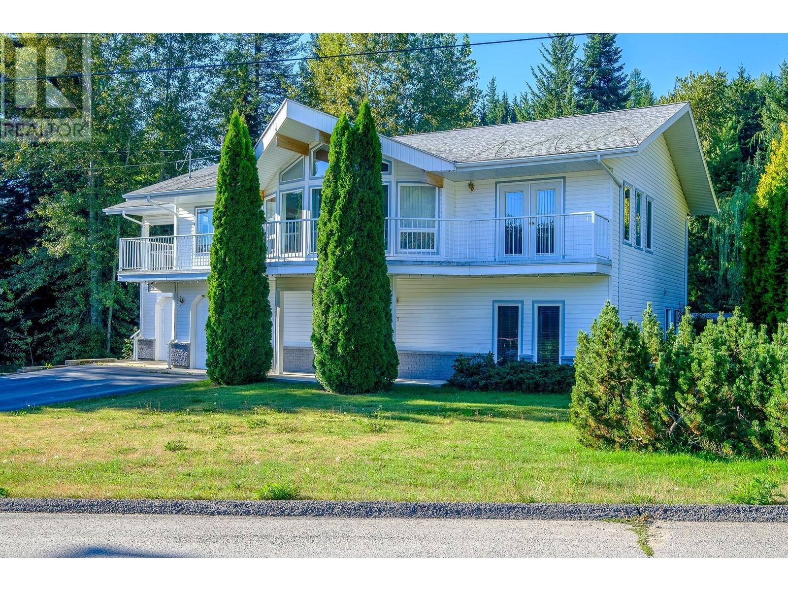 1495 Victoria Avenue, Rossland, British Columbia  V0G 1Y0 - Photo 11 - 2480107