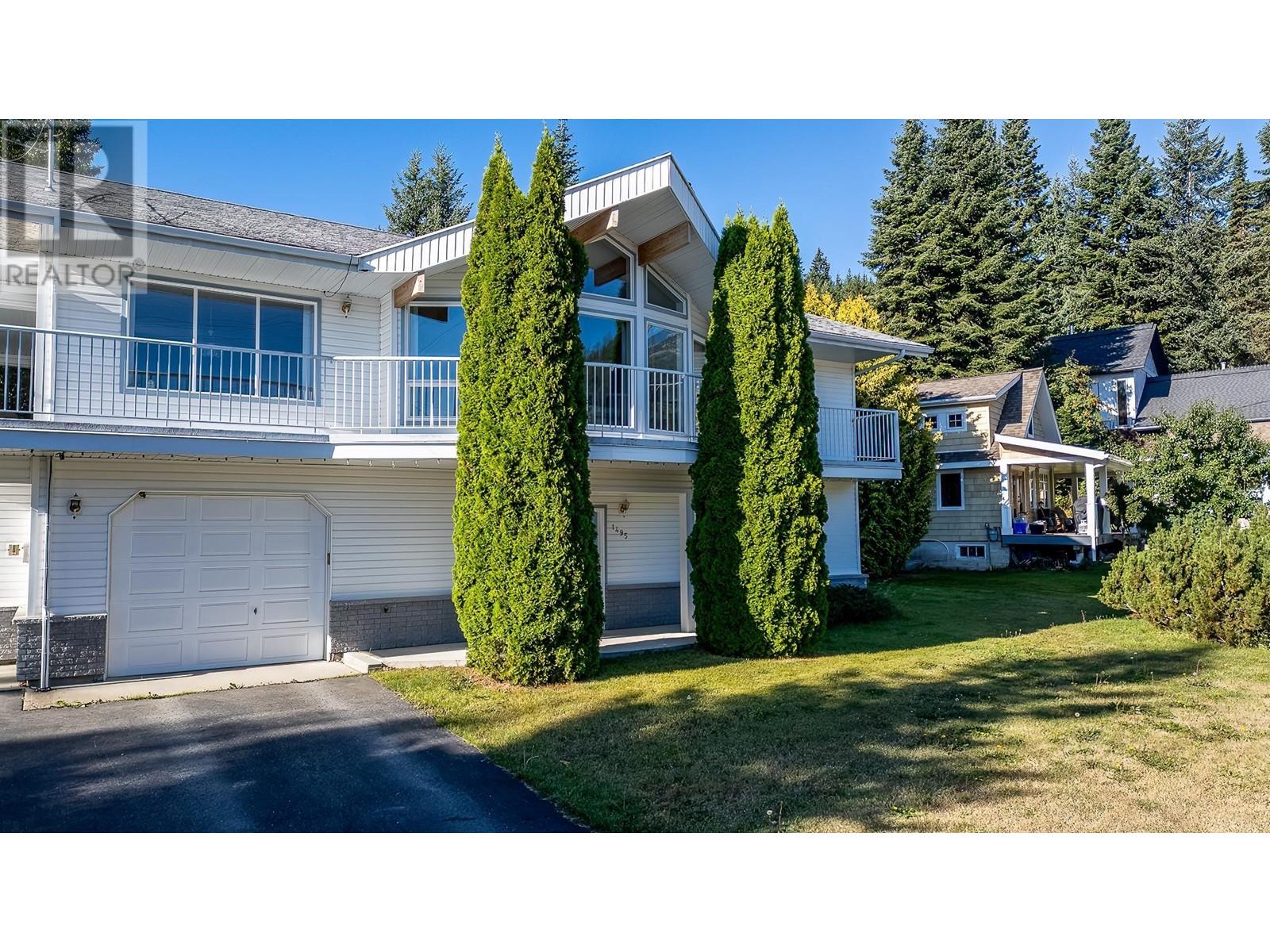 1495 Victoria Avenue, Rossland, British Columbia  V0G 1Y0 - Photo 2 - 2480107