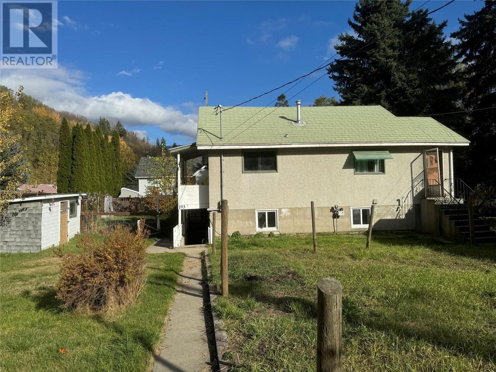 193 Wellington Avenue, Warfield, British Columbia  V1R 2K3 - Photo 1 - 10326617