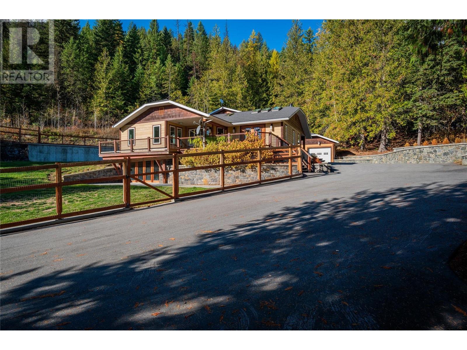 635 Highway 22 Highway Lot# A, Rossland, British Columbia  V0G 1Y0 - Photo 2 - 10326866