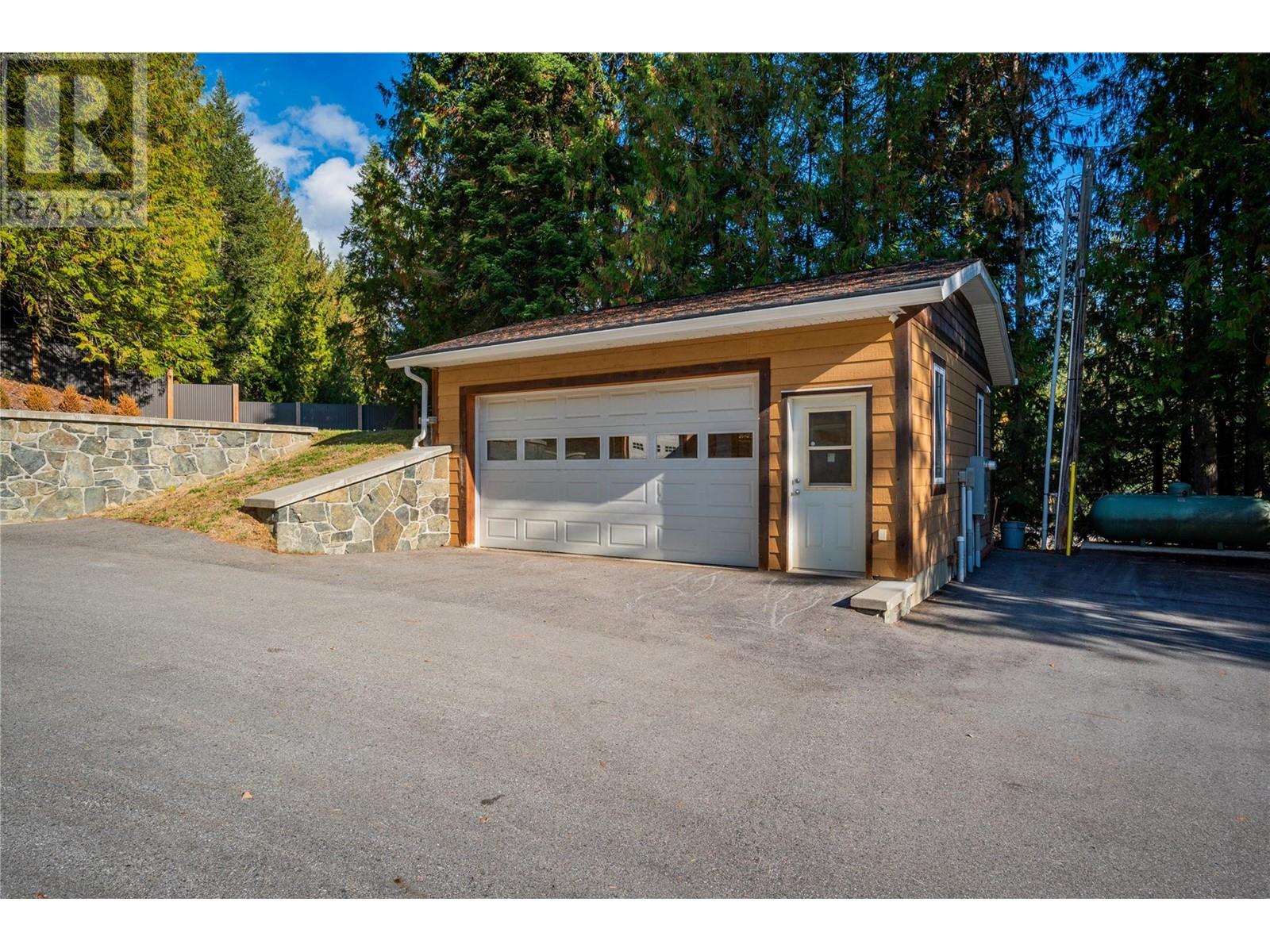 635 Highway 22 Highway Lot# A, Rossland, British Columbia  V0G 1Y0 - Photo 54 - 10326866