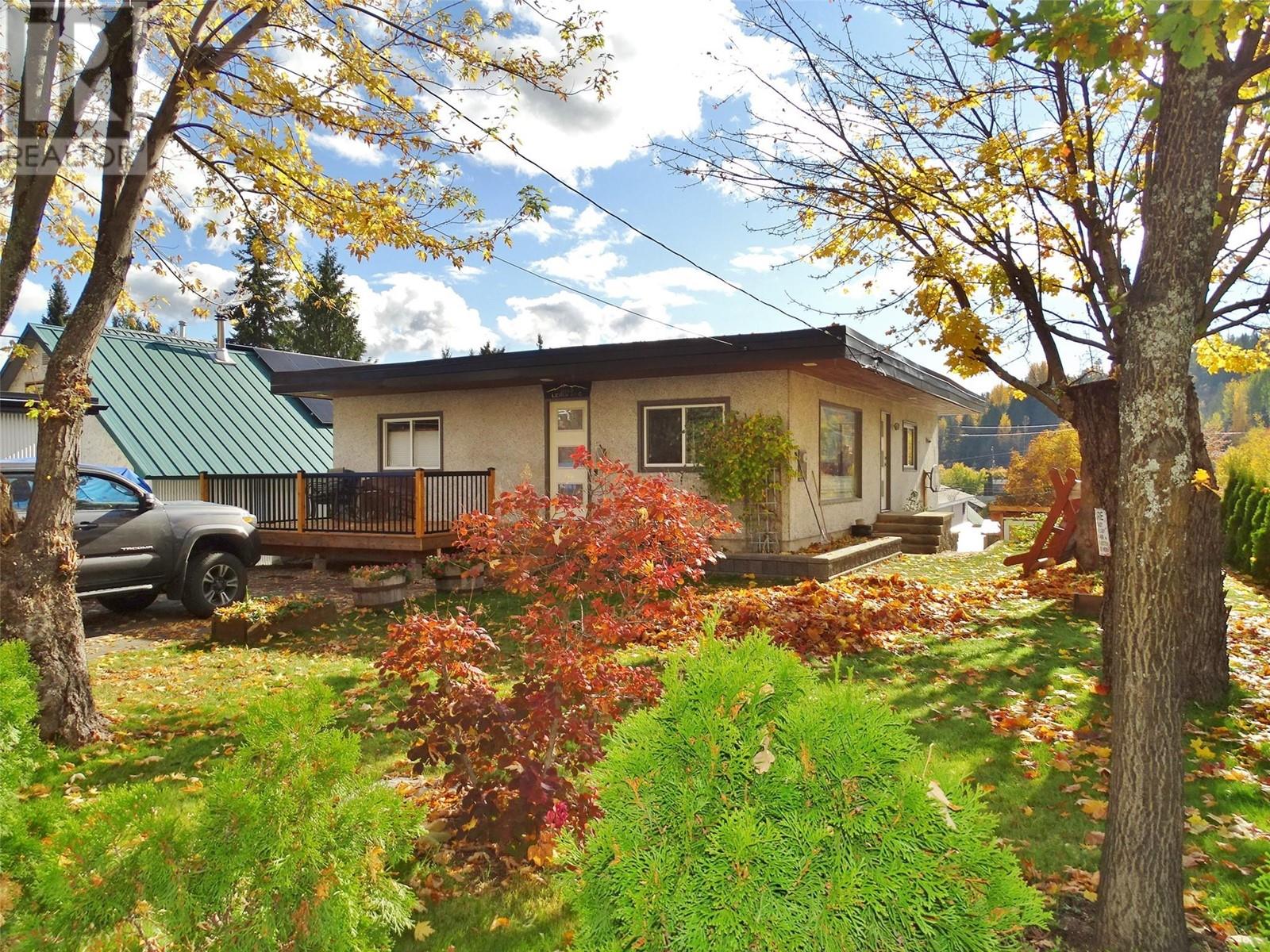 1613 Leroi Avenue, Rossland, British Columbia  V0G 1Y0 - Photo 40 - 10326626