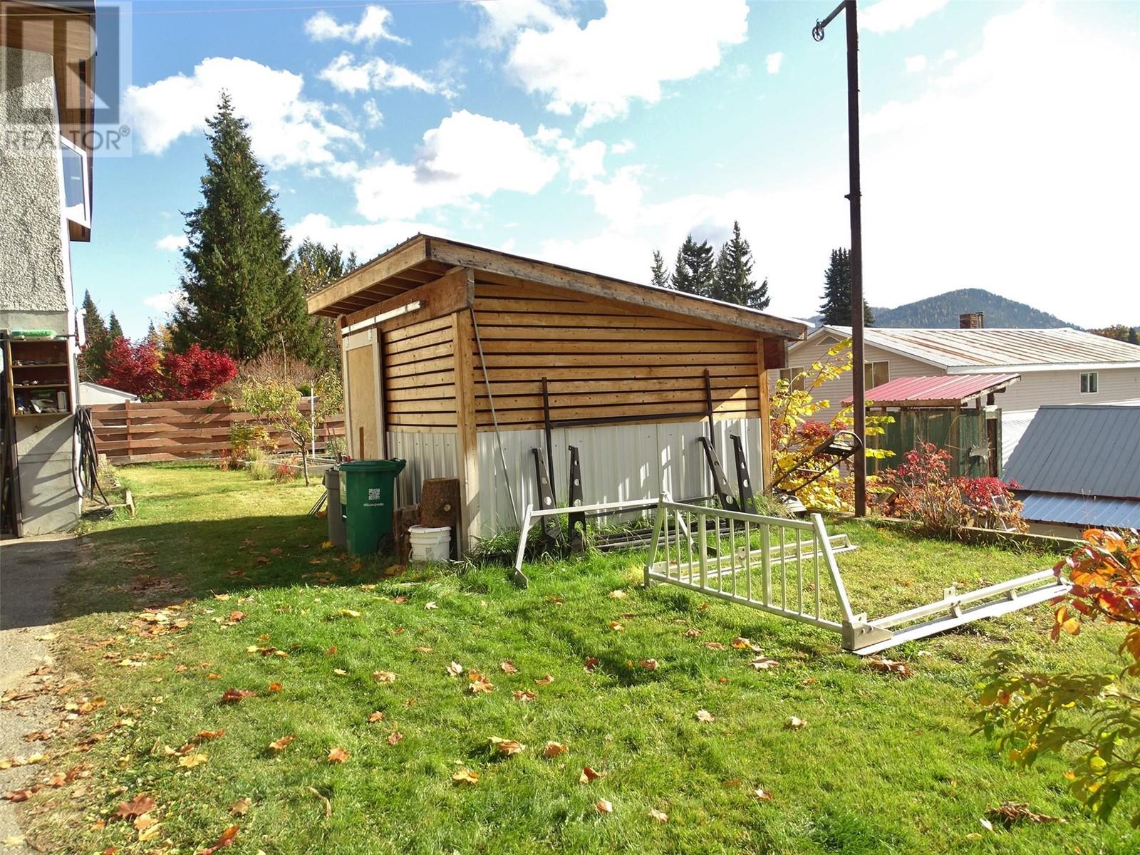 1613 Leroi Avenue, Rossland, British Columbia  V0G 1Y0 - Photo 48 - 10326626