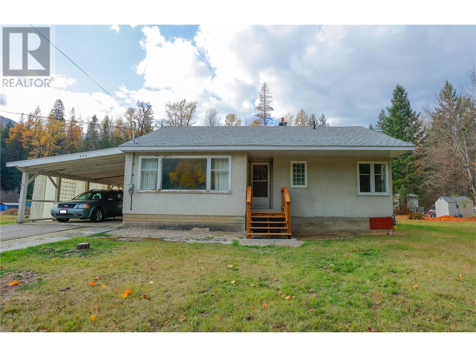 908 Glendale Avenue, Salmo, British Columbia  V0G 1Z0 - Photo 1 - 10327404