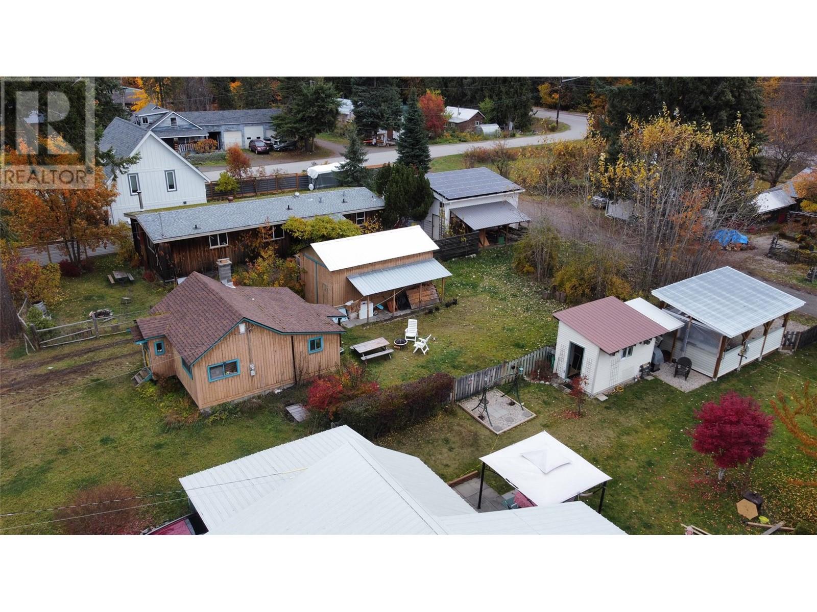 308 Kildare Street, New Denver, British Columbia  V0G 1S1 - Photo 3 - 10327221