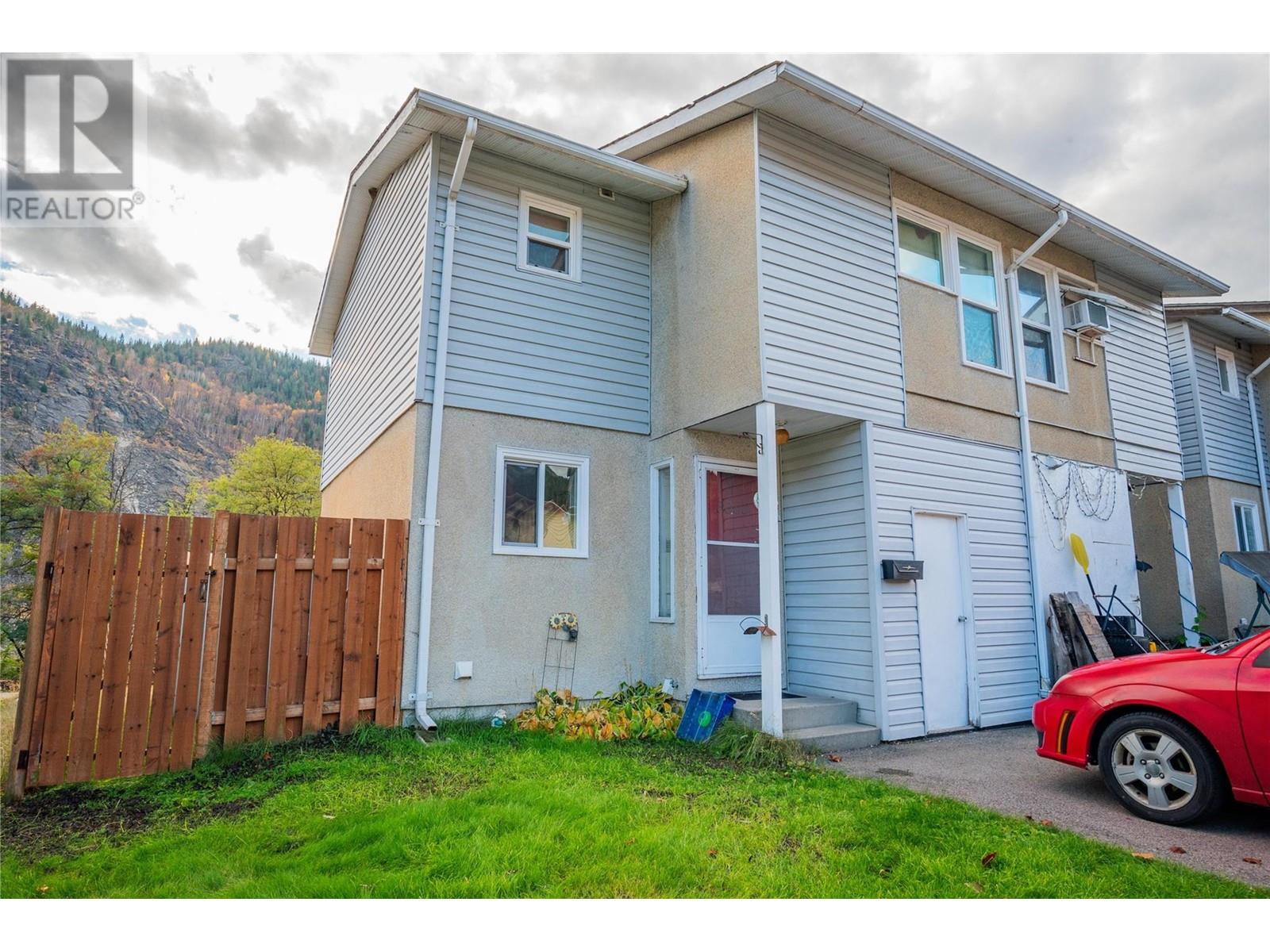 3362 Laurel Crescent, Trail, British Columbia  V1R 4M5 - Photo 3 - 10327600