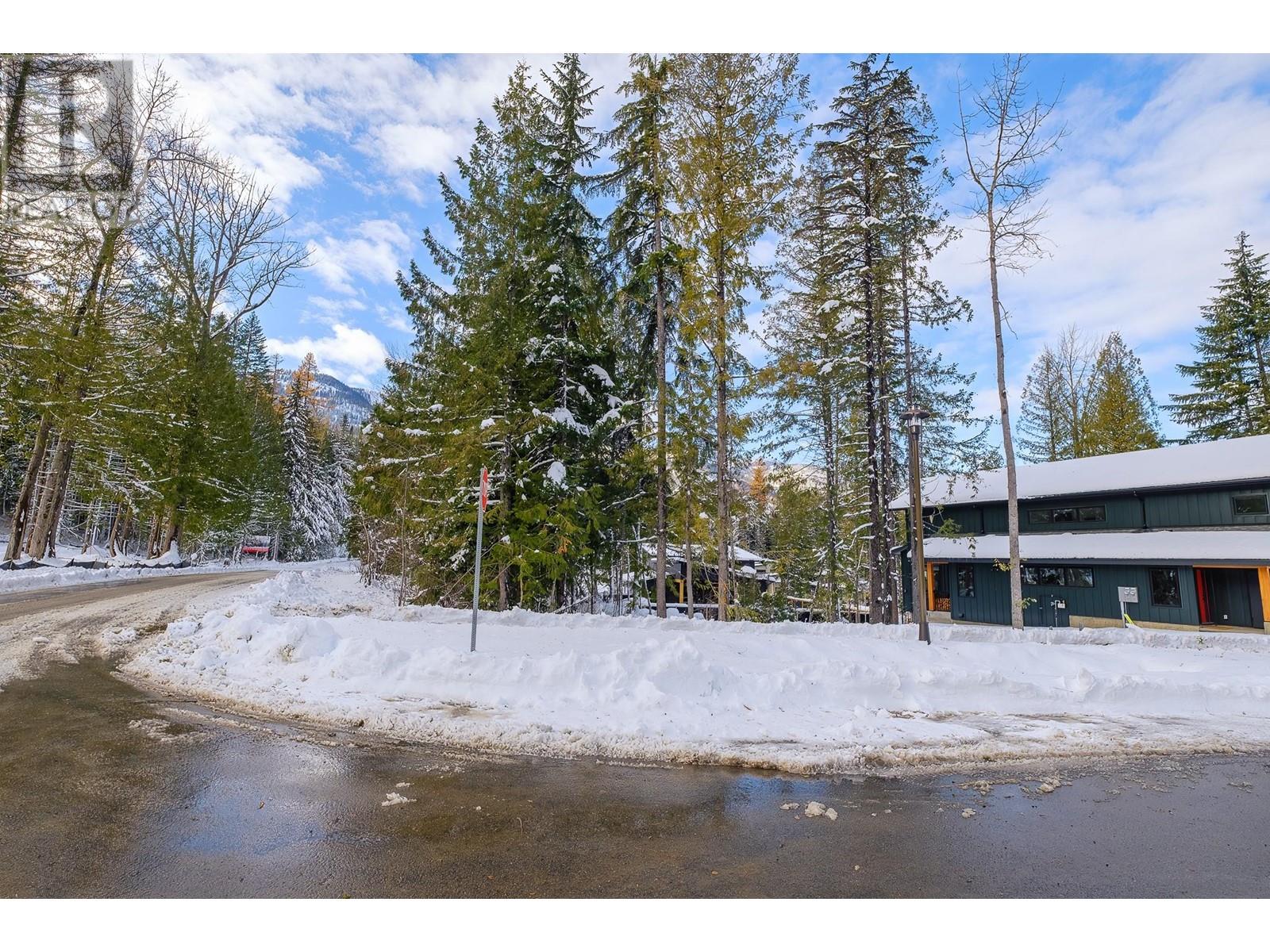 301 Larch Terrace, Rossland, British Columbia  V0G 1Y0 - Photo 7 - 10328110