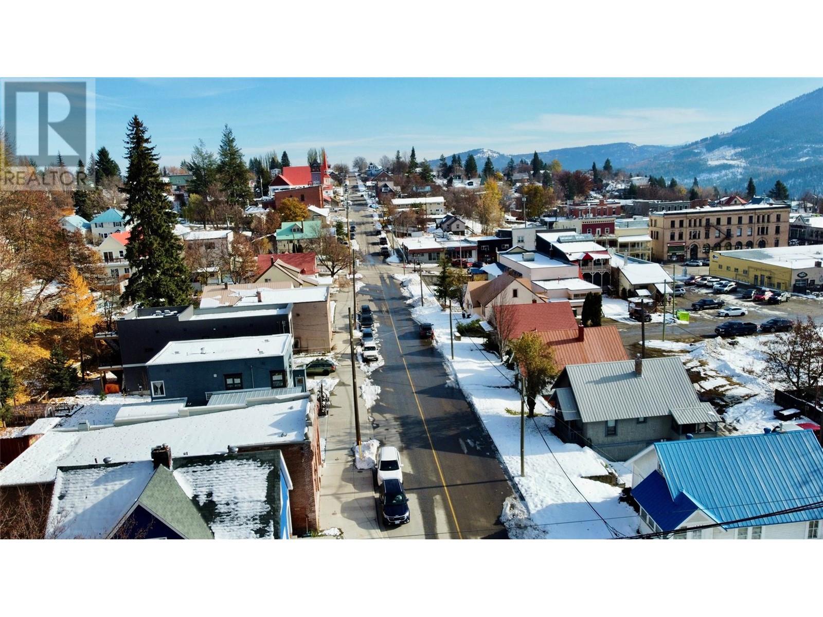 1950 First Avenue, Rossland, British Columbia  V0G 1Y0 - Photo 4 - 10328808