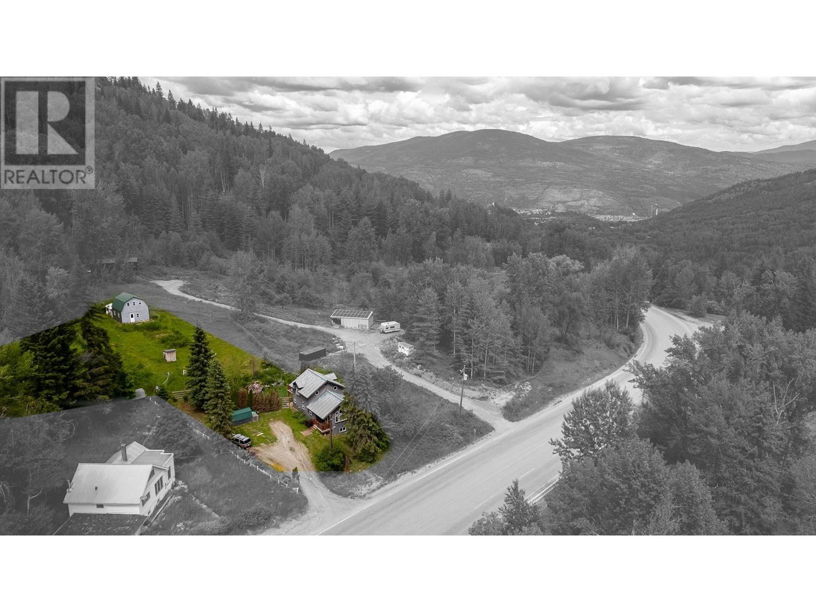 2735 3b Highway, Rossland, British Columbia  V0G 1Y0 - Photo 40 - 10329822