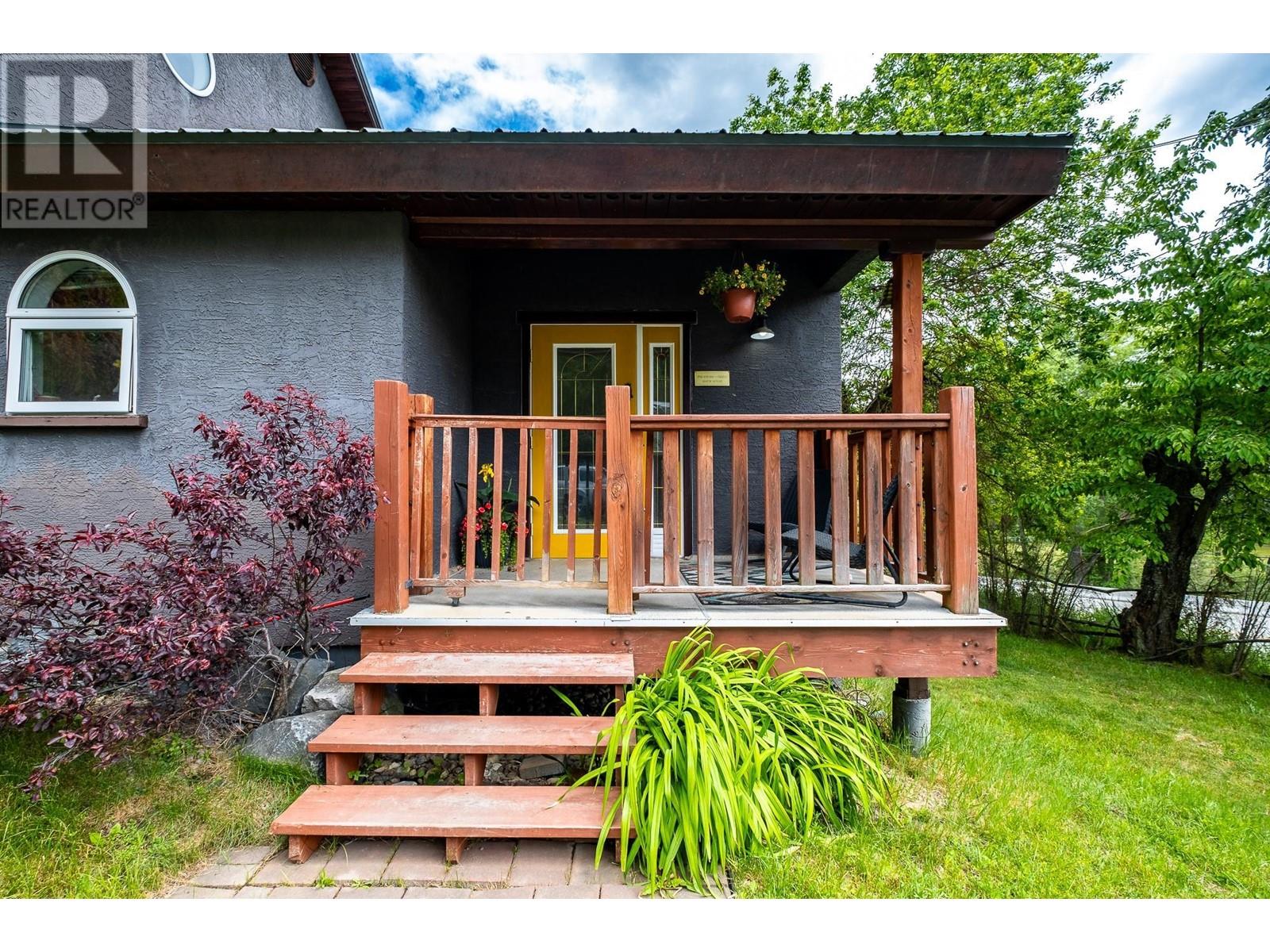 2735 3b Highway, Rossland, British Columbia  V0G 1Y0 - Photo 41 - 10329822