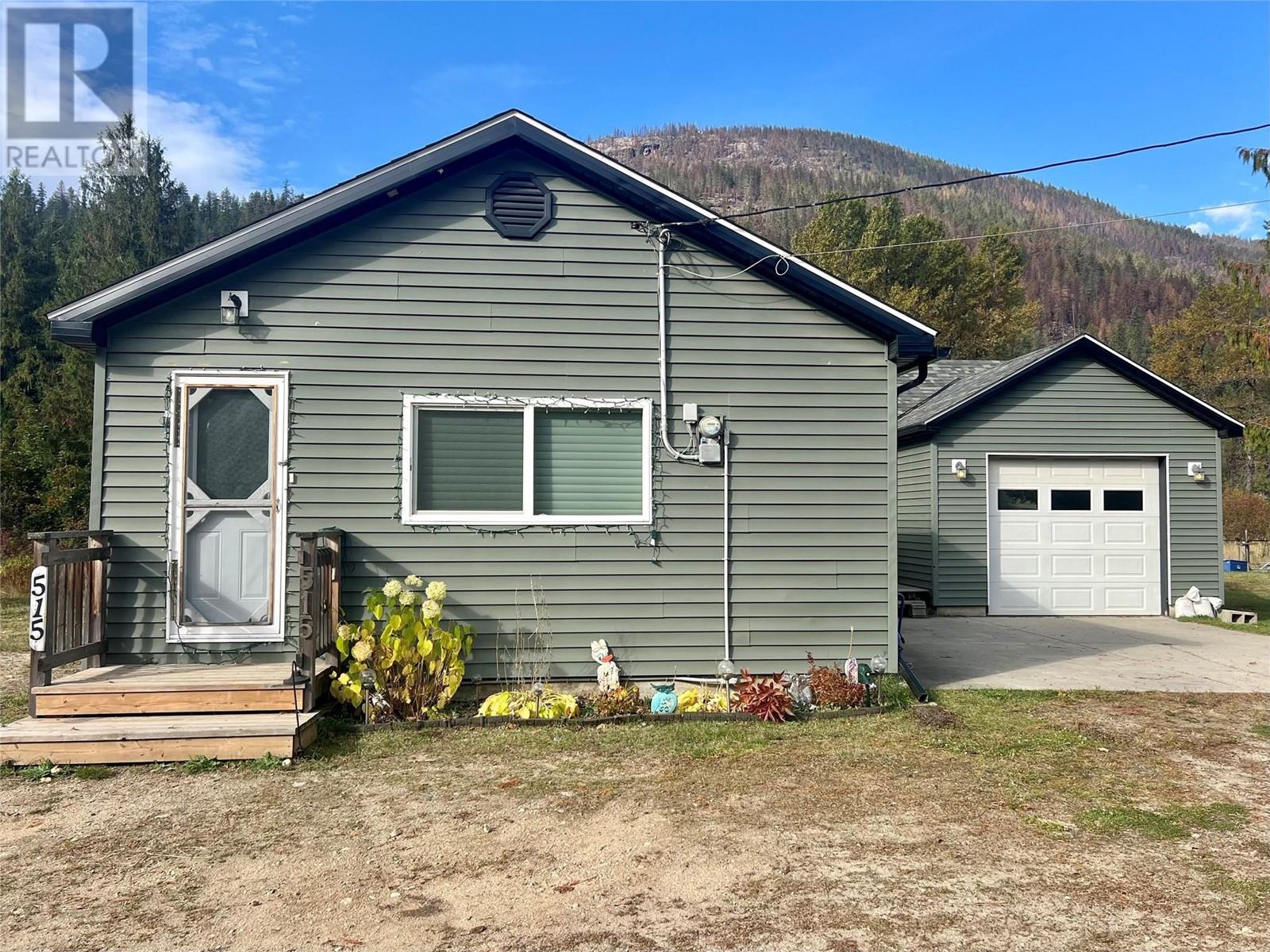 515 Main Street, Slocan, British Columbia  V0G 2C0 - Photo 2 - 10331180