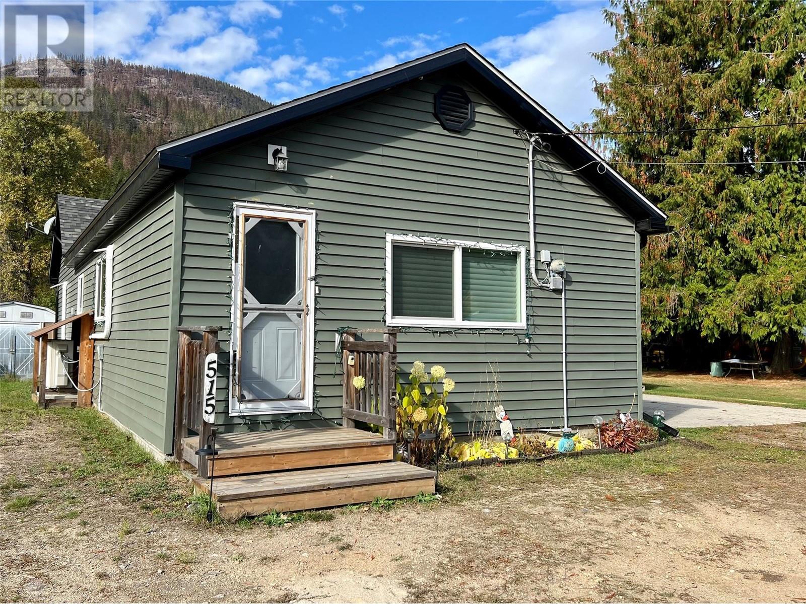 515 Main Street, Slocan, British Columbia  V0G 2C0 - Photo 3 - 10331180