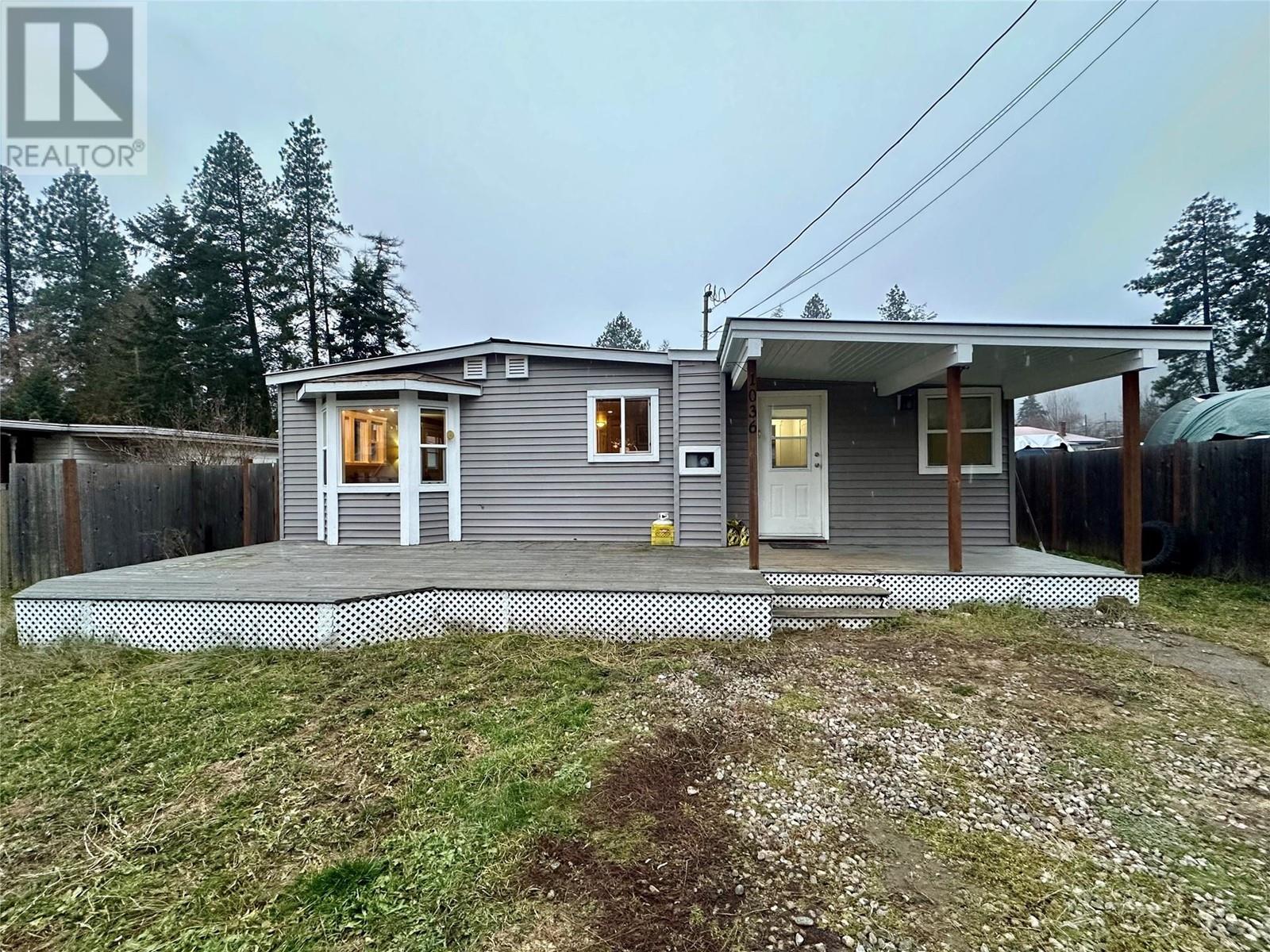 1036 Frances Street, Castlegar, British Columbia  V0G 1X0 - Photo 1 - 10331181