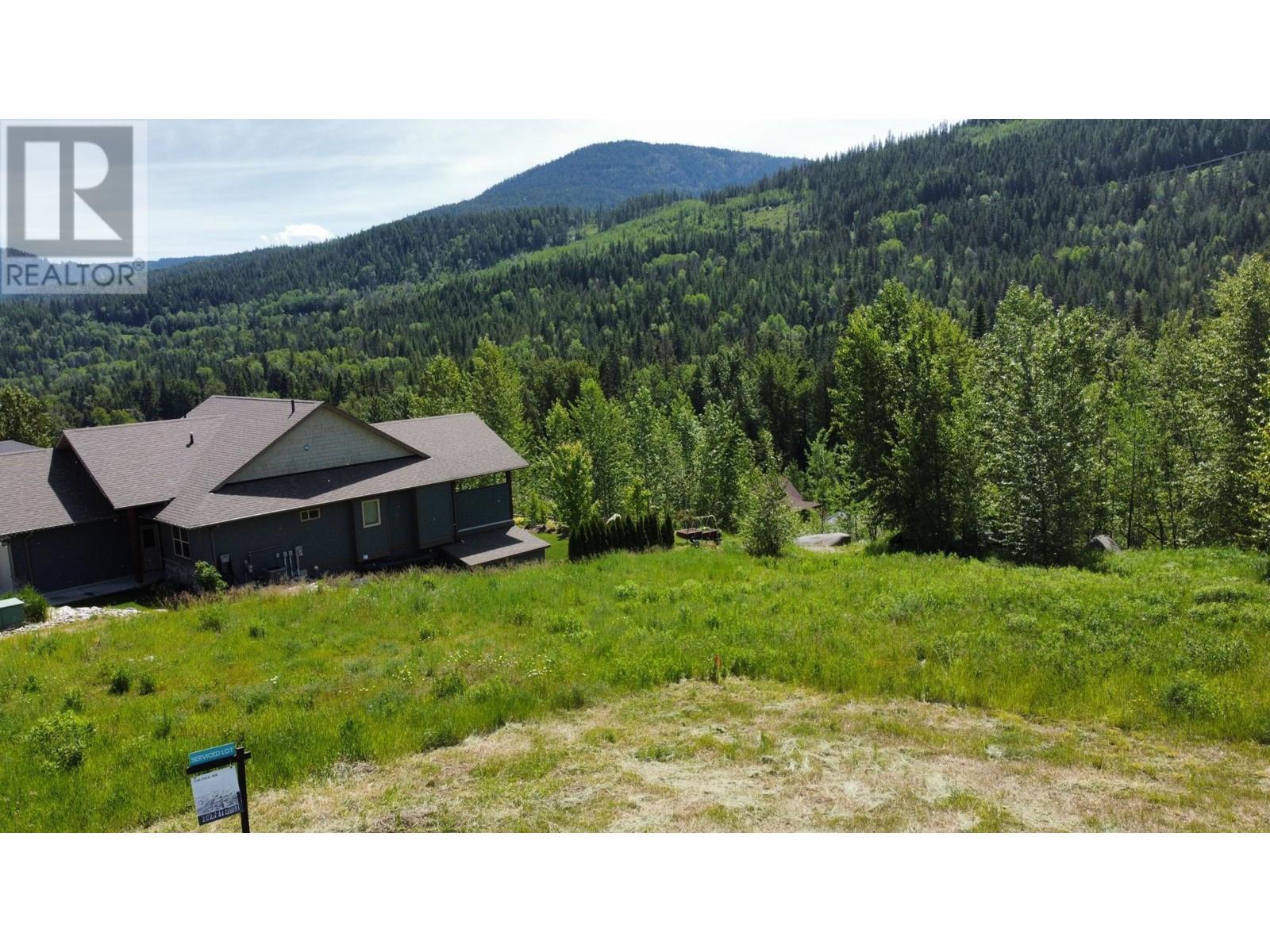 917 Redstone Drive, Rossland, British Columbia  V0G 1Y0 - Photo 4 - 10333071