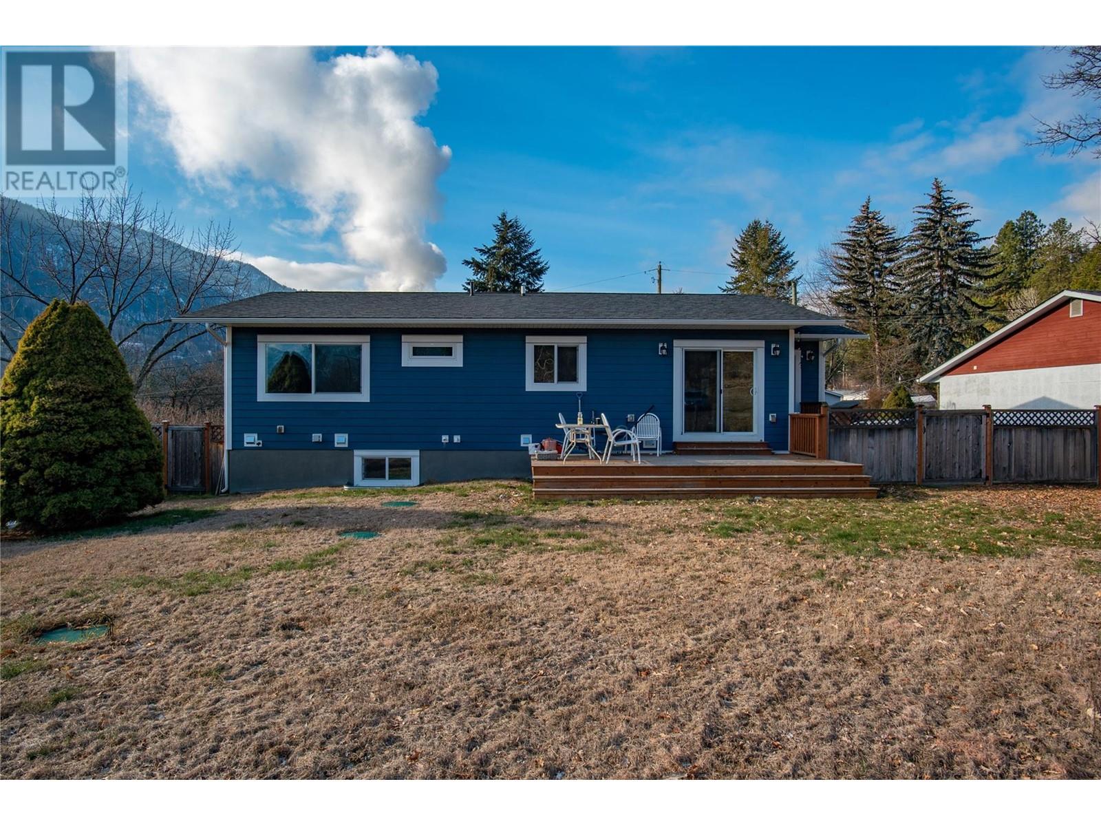 1085 Clarke Road, Castlegar, British Columbia  V0G 1X0 - Photo 20 - 10332092