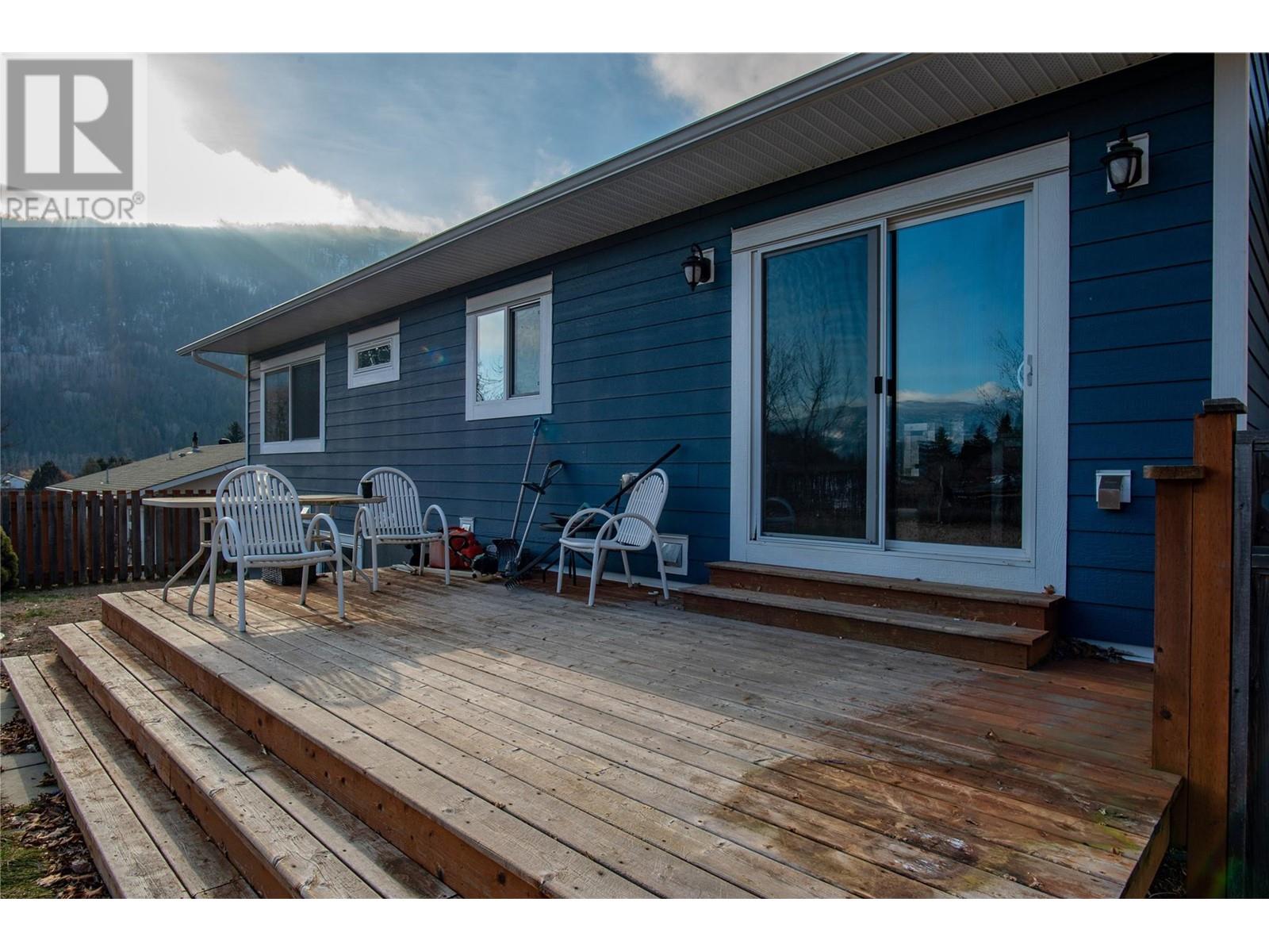 1085 Clarke Road, Castlegar, British Columbia  V0G 1X0 - Photo 23 - 10332092