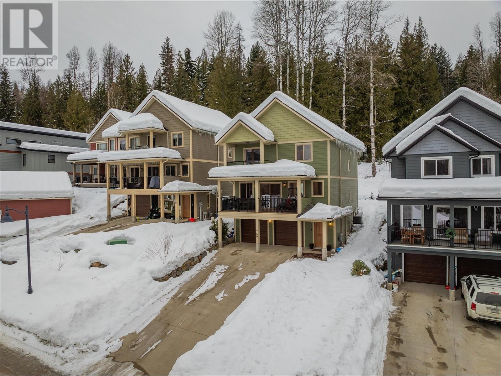 750 Redstone Drive, Rossland, British Columbia  V0G 1Y0 - Photo 3 - 10334037