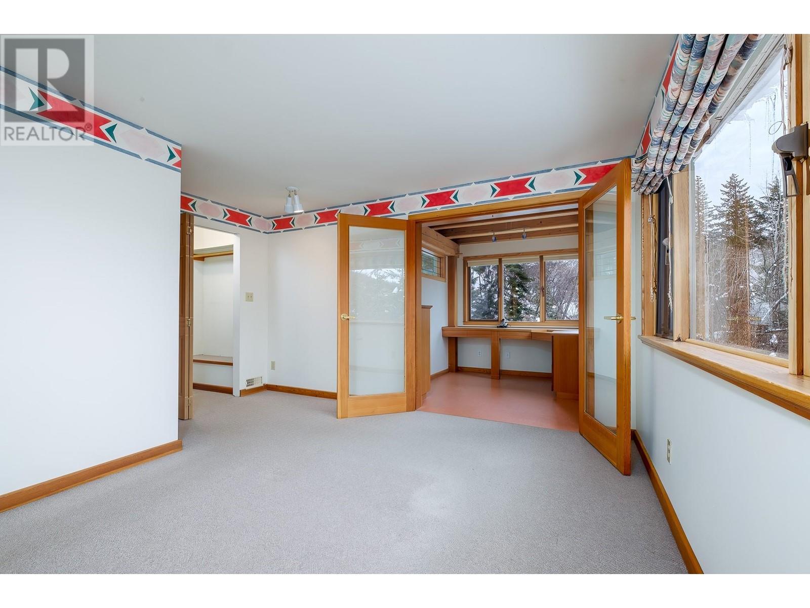 2090 Davis Street, Rossland, British Columbia  V0G 1Y0 - Photo 38 - 10334161