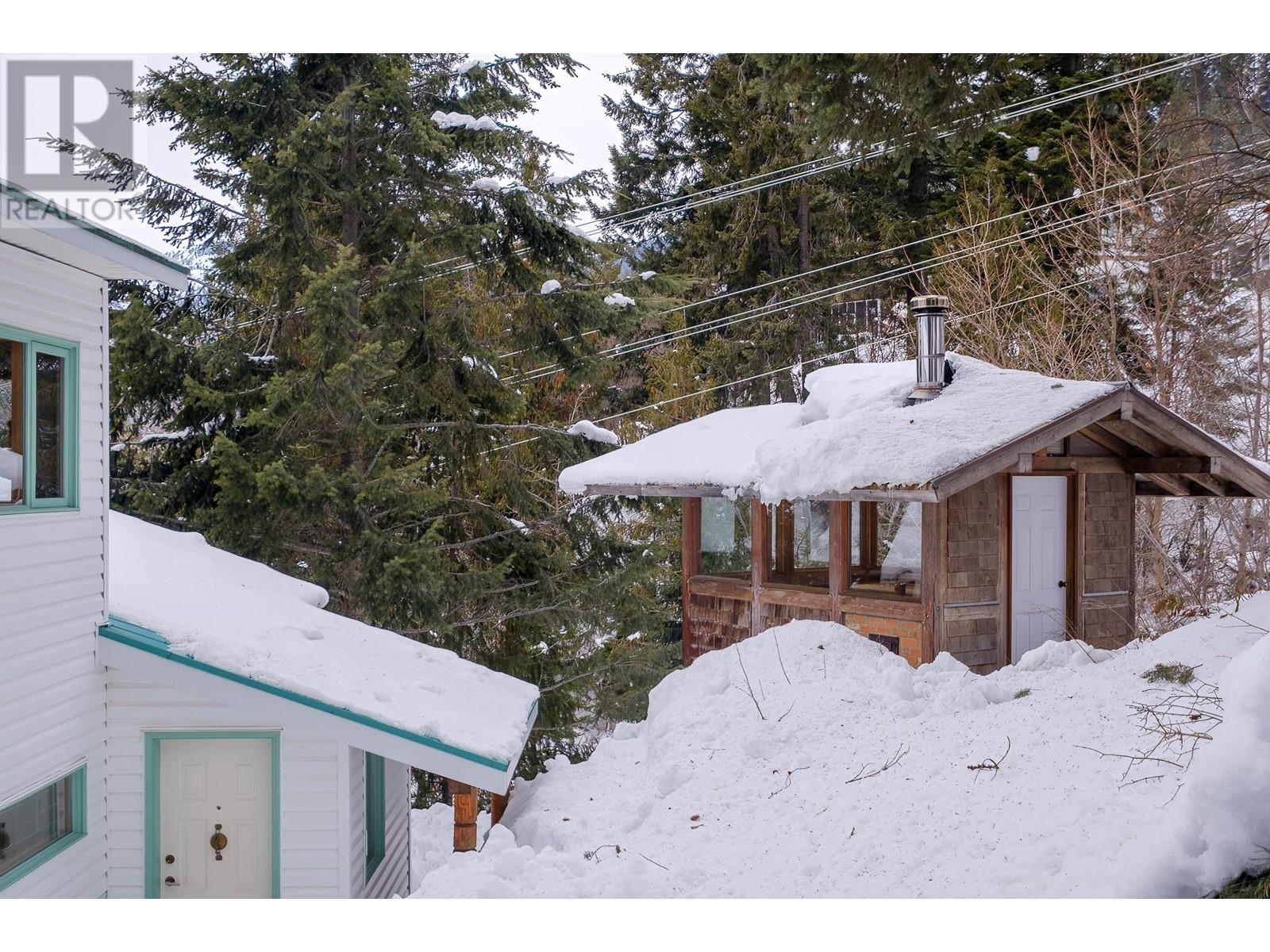 2090 Davis Street, Rossland, British Columbia  V0G 1Y0 - Photo 62 - 10334161