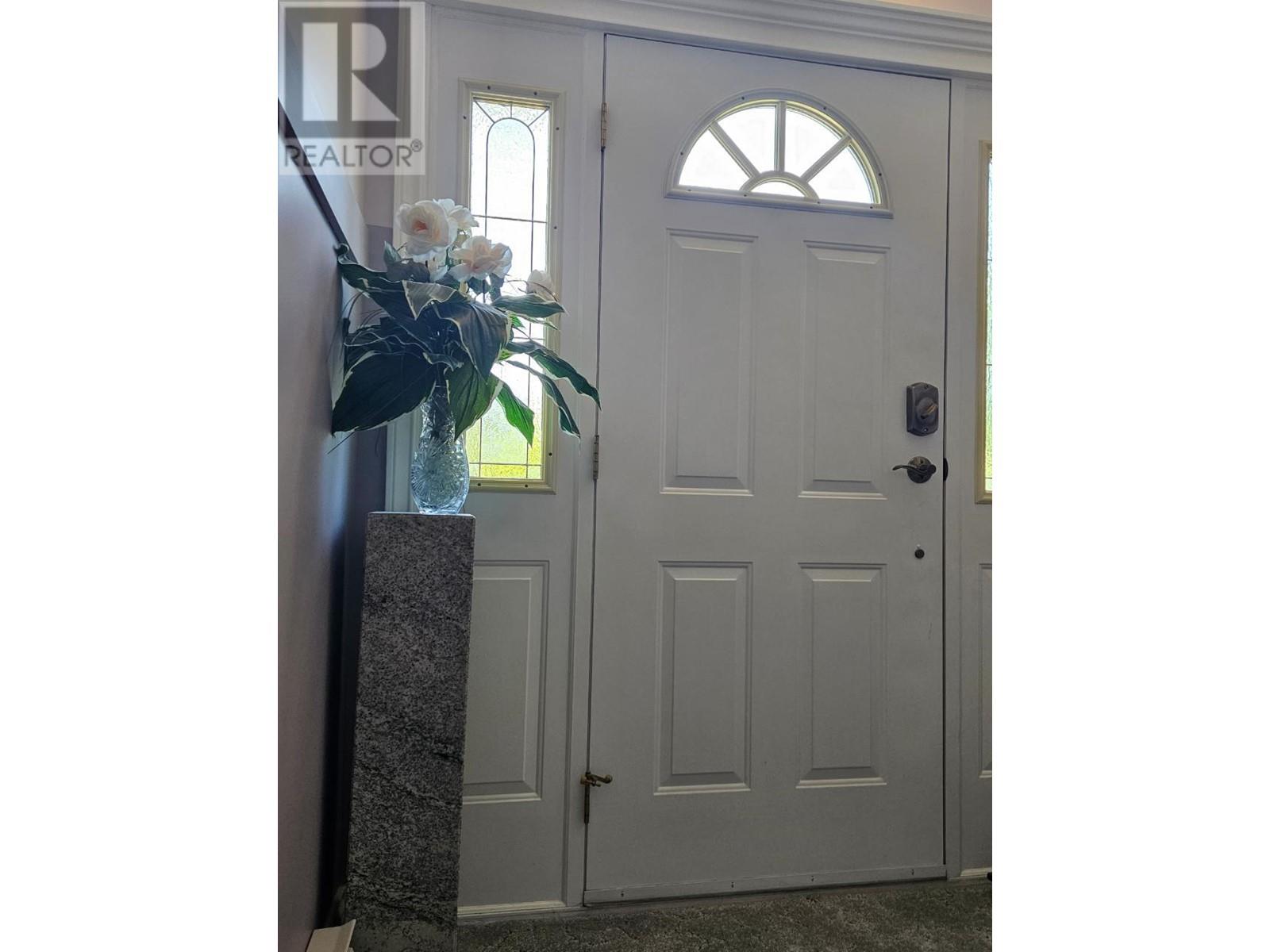 303 Nelson Avenue, Nakusp, British Columbia  V0G 1R0 - Photo 12 - 10334386