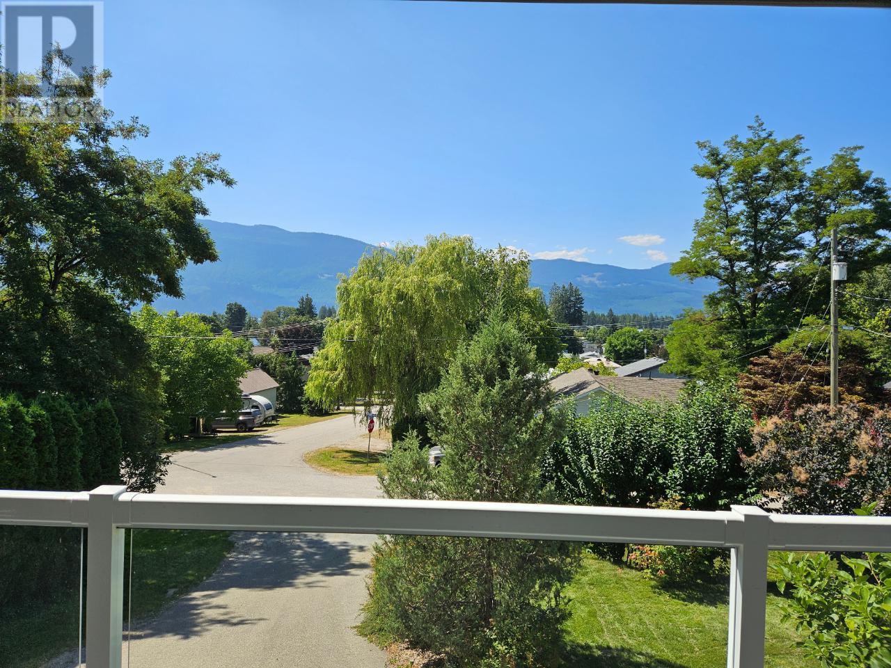 303 Nelson Avenue, Nakusp, British Columbia  V0G 1R0 - Photo 15 - 10334386