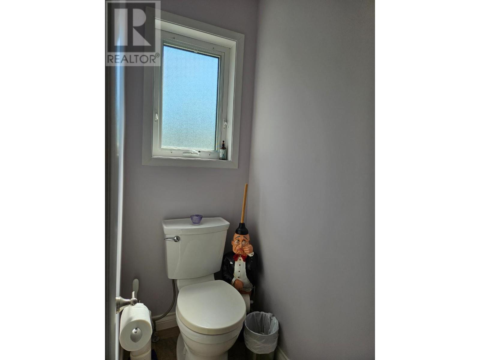 303 Nelson Avenue, Nakusp, British Columbia  V0G 1R0 - Photo 18 - 10334386