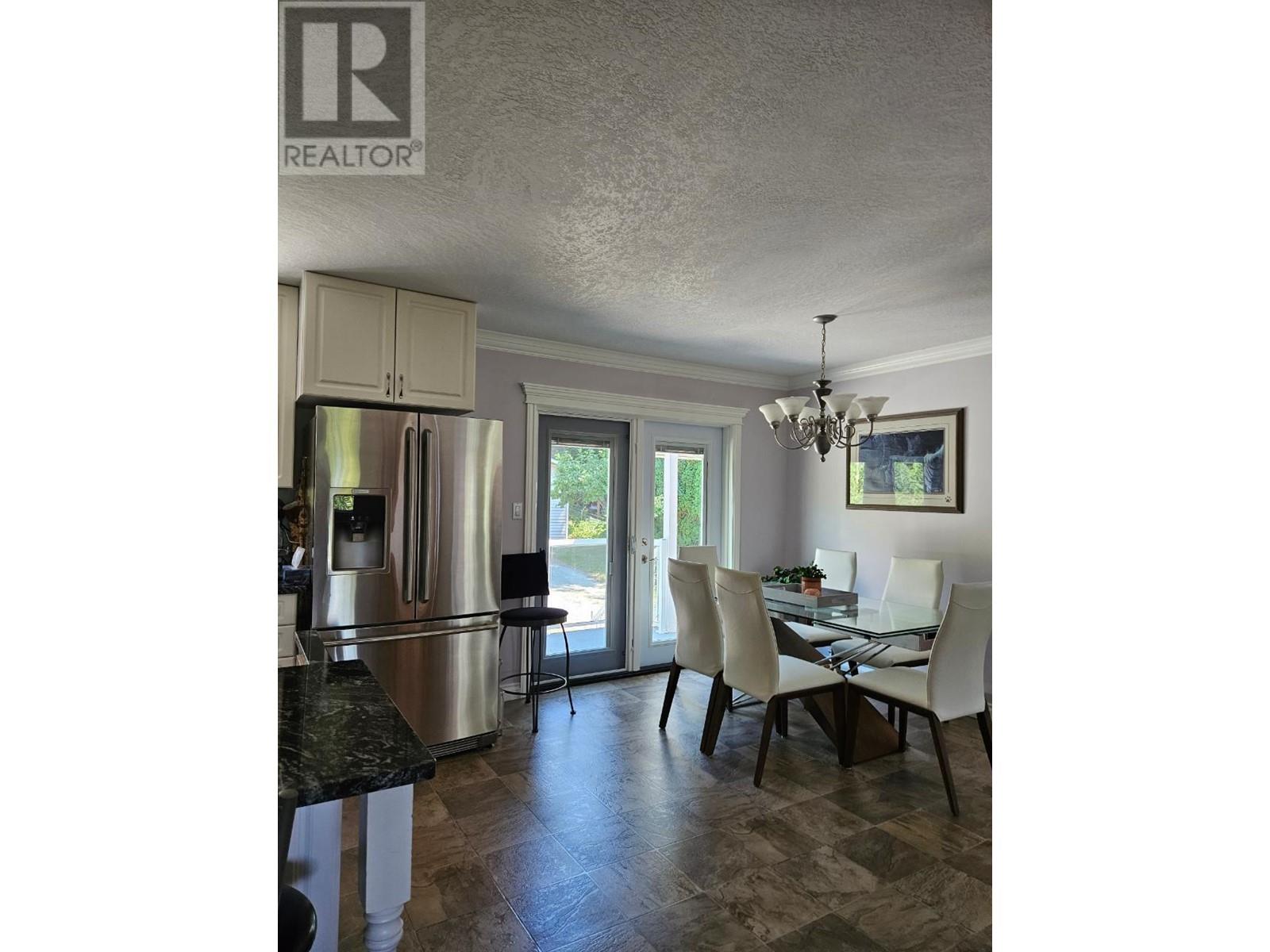 303 Nelson Avenue, Nakusp, British Columbia  V0G 1R0 - Photo 3 - 10334386