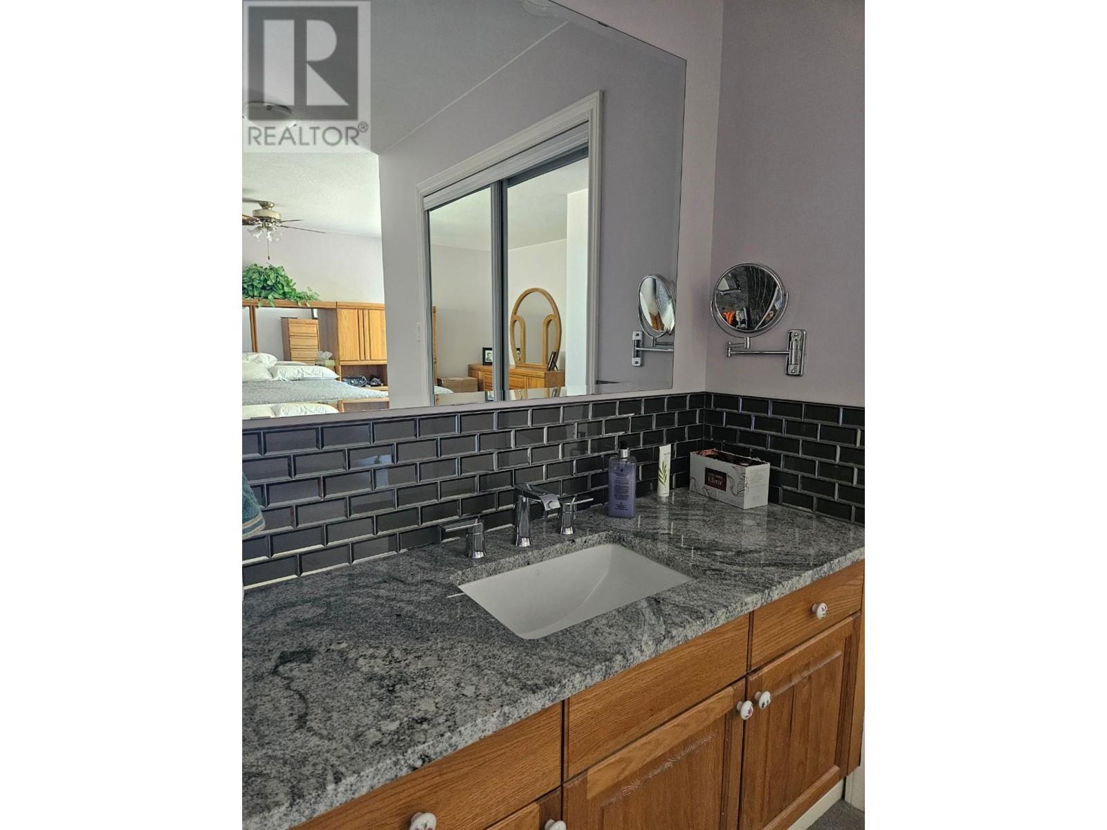 303 Nelson Avenue, Nakusp, British Columbia  V0G 1R0 - Photo 32 - 10334386