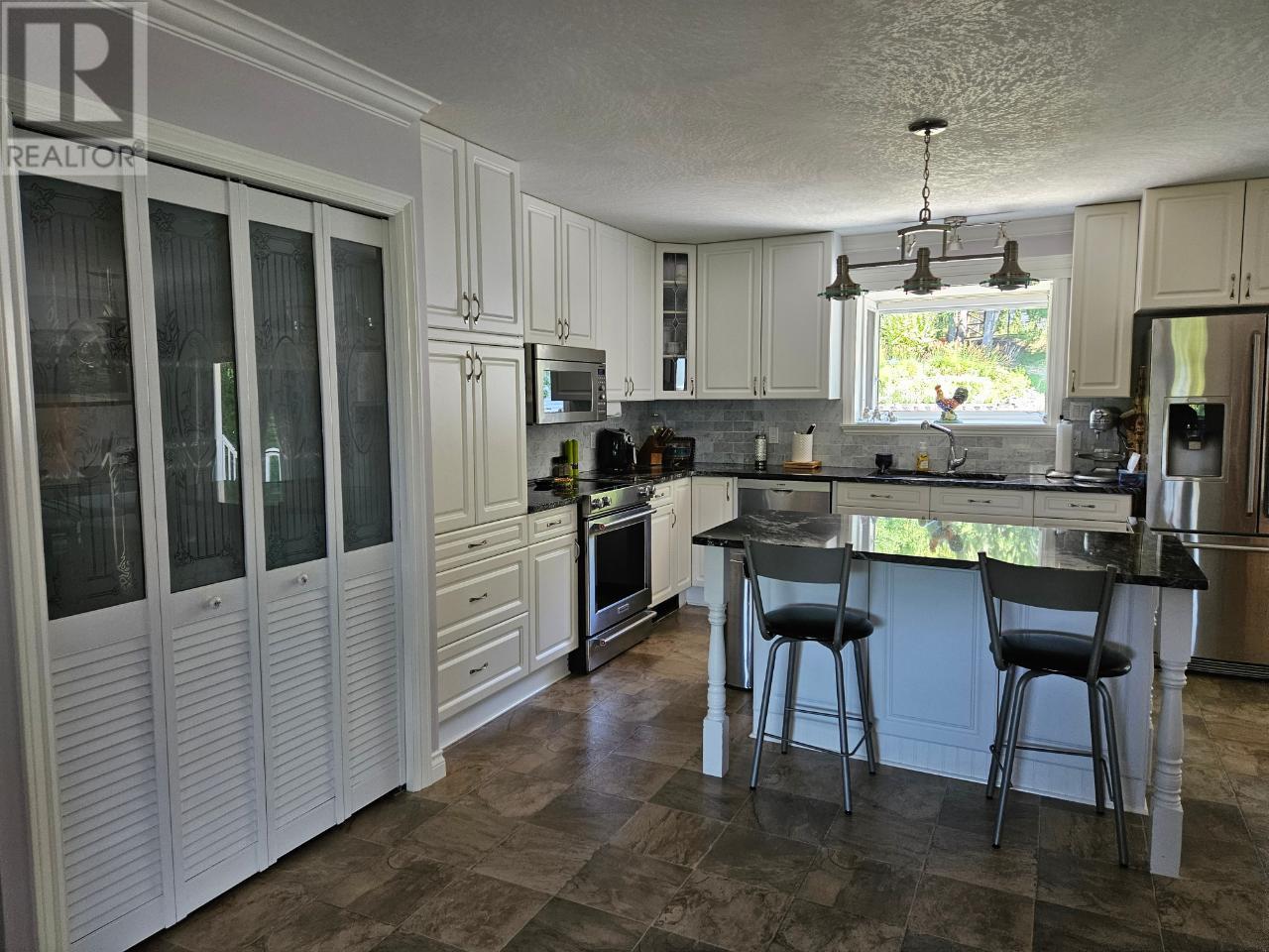 303 Nelson Avenue, Nakusp, British Columbia  V0G 1R0 - Photo 4 - 10334386