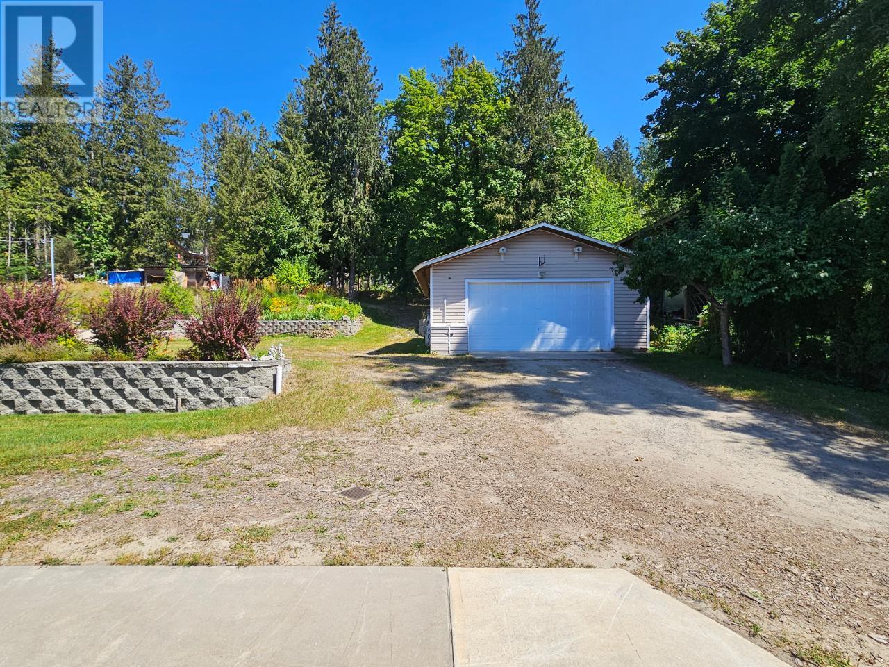 303 Nelson Avenue, Nakusp, British Columbia  V0G 1R0 - Photo 45 - 10334386
