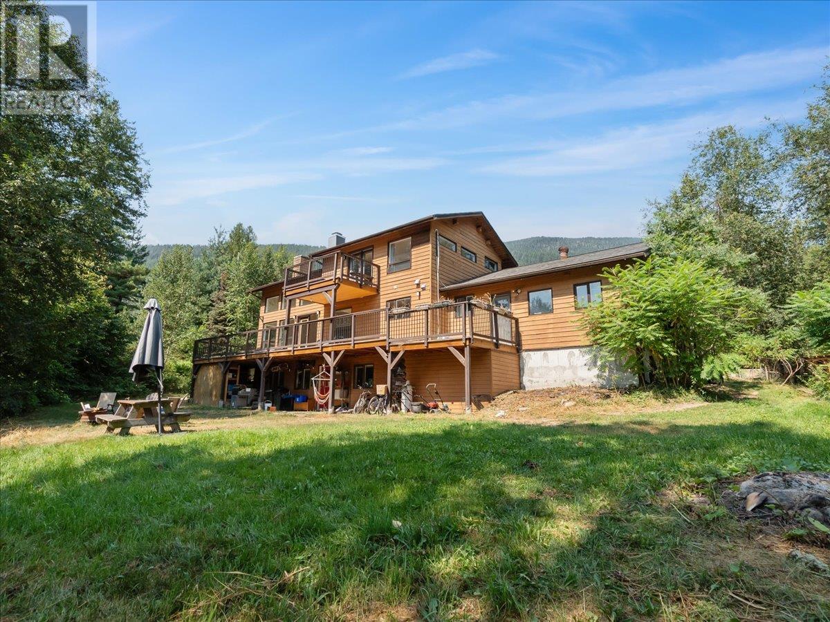 6172 Slocan River Road, Winlaw, British Columbia  V0G 2J0 - Photo 6 - 10334539