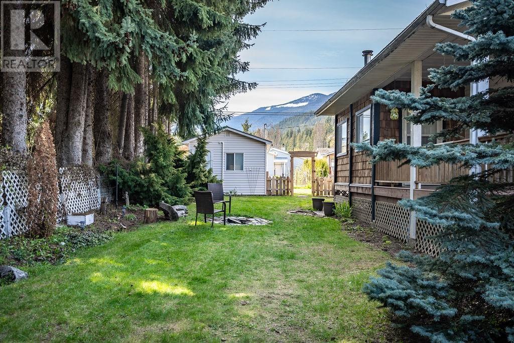 235 B Avenue, Kaslo, British Columbia  V0G 1M0 - Photo 32 - 10333360