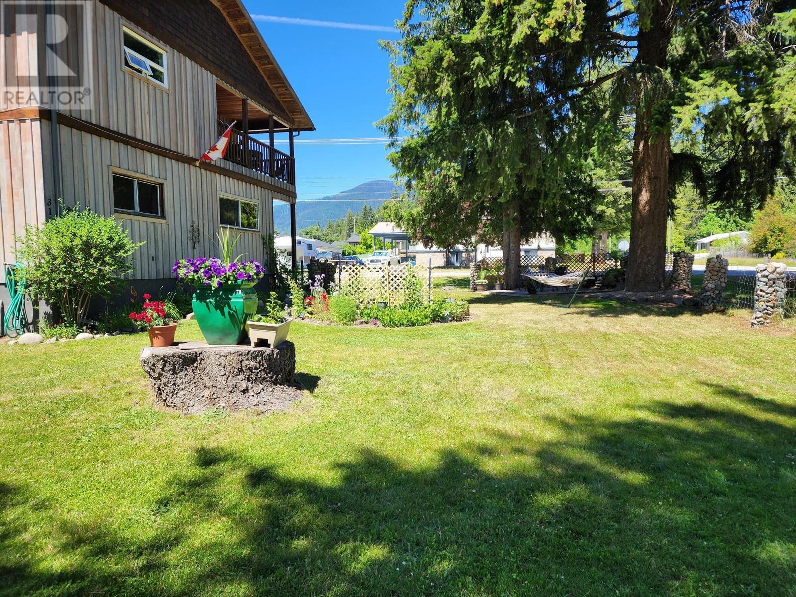 316 3rd  Nw Avenue, Nakusp, British Columbia  V0G 1R0 - Photo 46 - 10334850