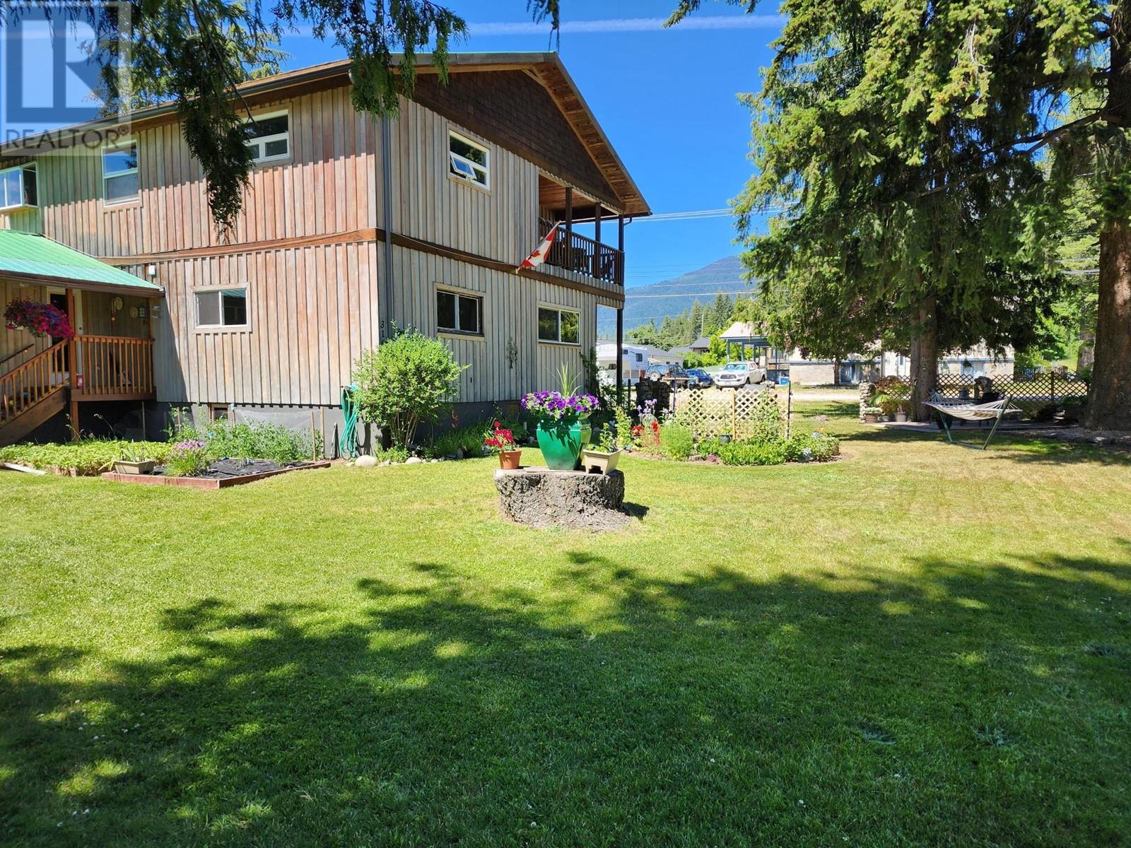 316 3rd  Nw Avenue, Nakusp, British Columbia  V0G 1R0 - Photo 47 - 10334850