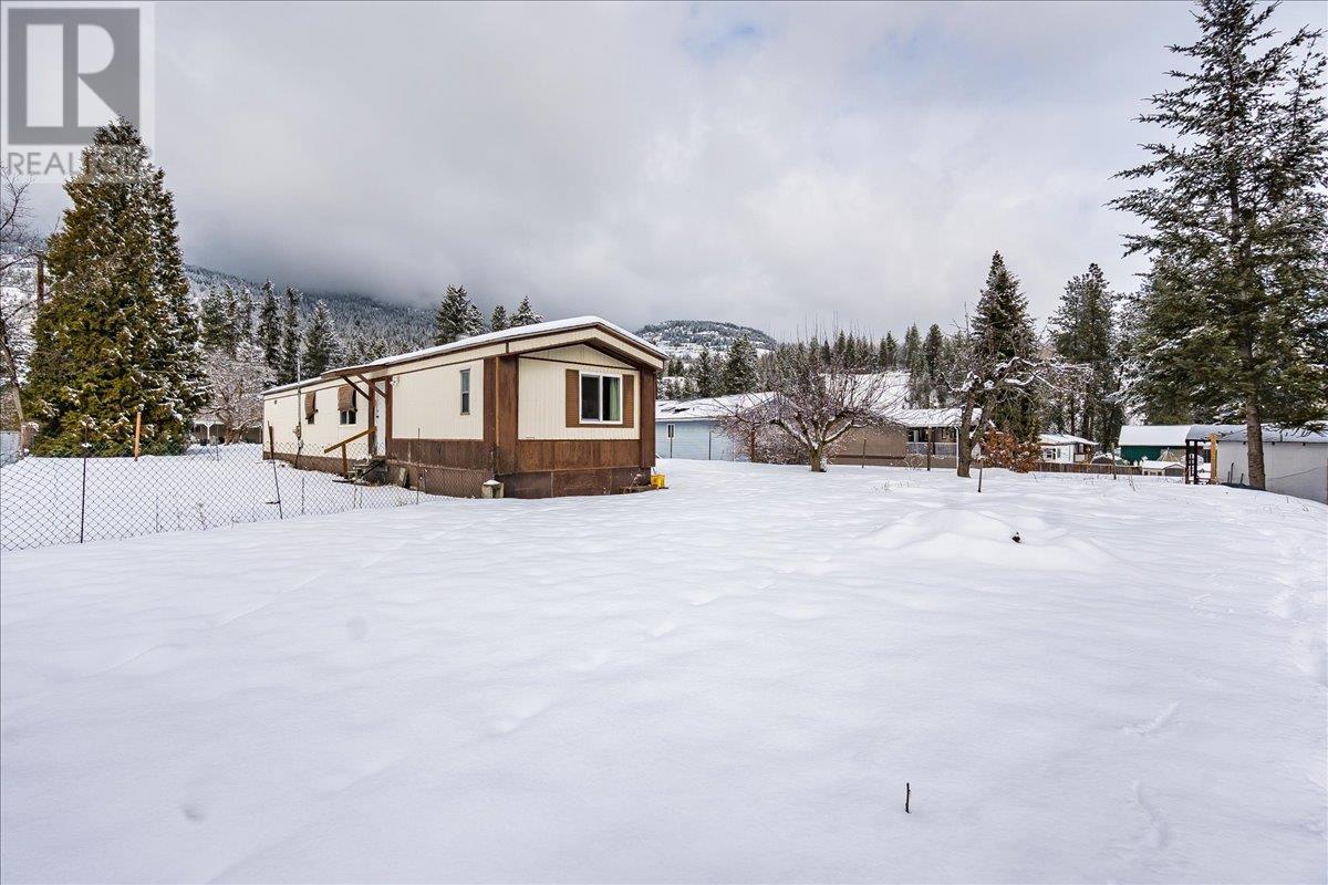 810 Smith Crescent, Genelle, British Columbia  V0G 1G0 - Photo 4 - 10335454